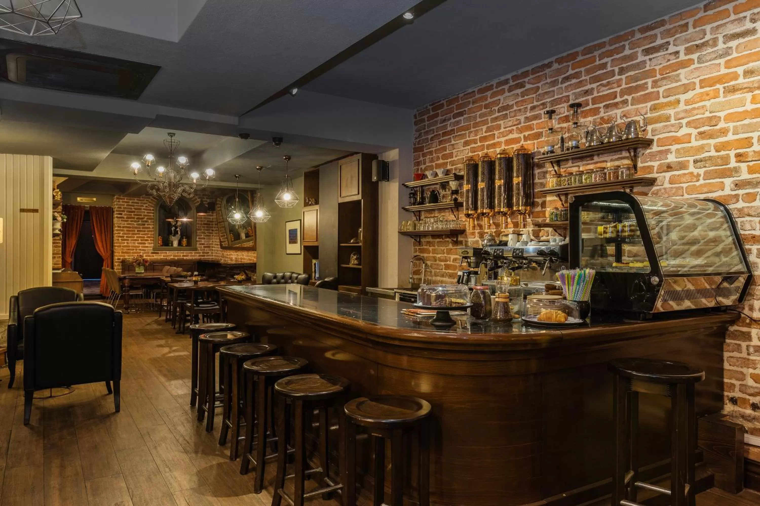 Restaurant/places to eat in Meroddi Galata Mansion