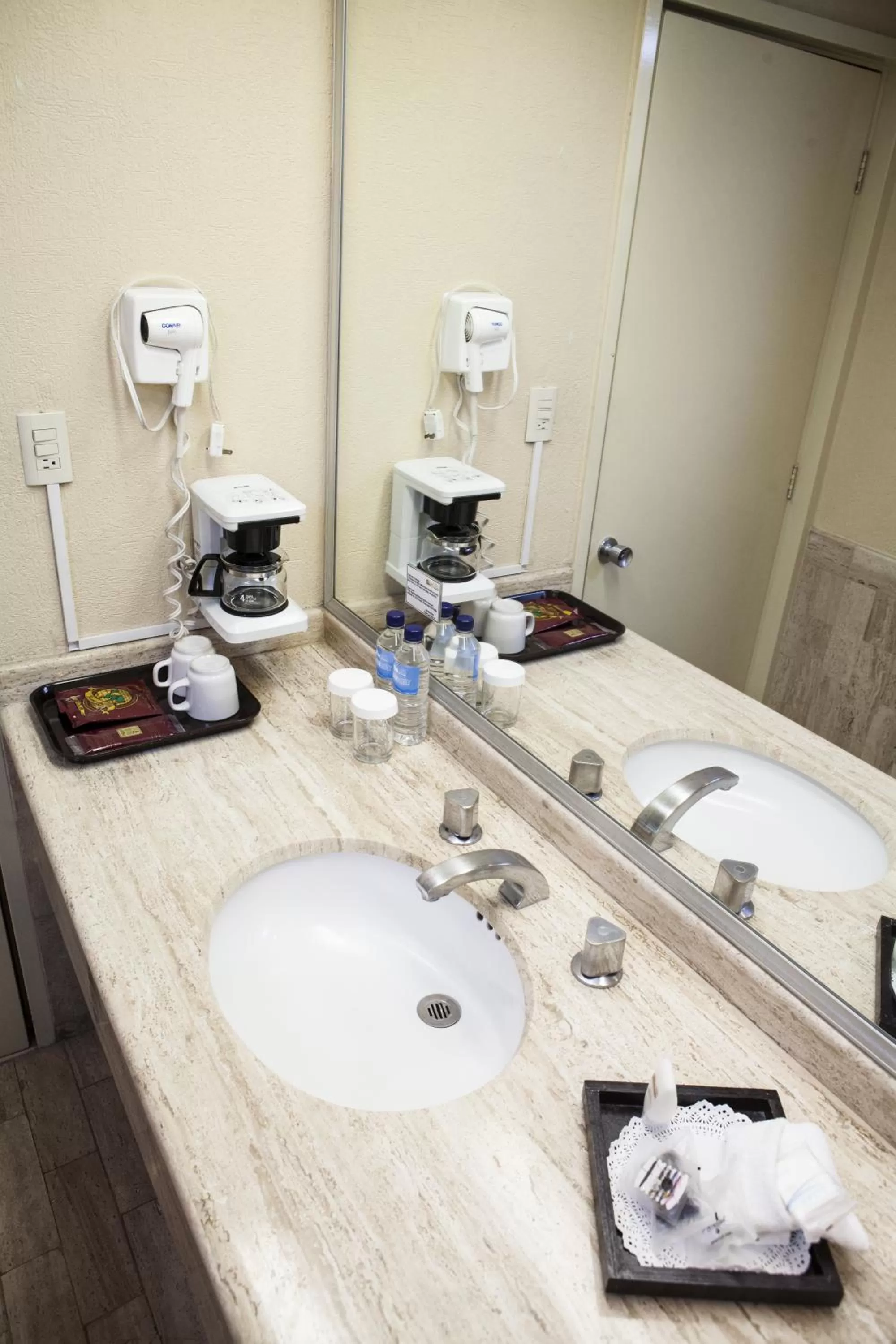 Toilet in Hotel San Marcos Grand