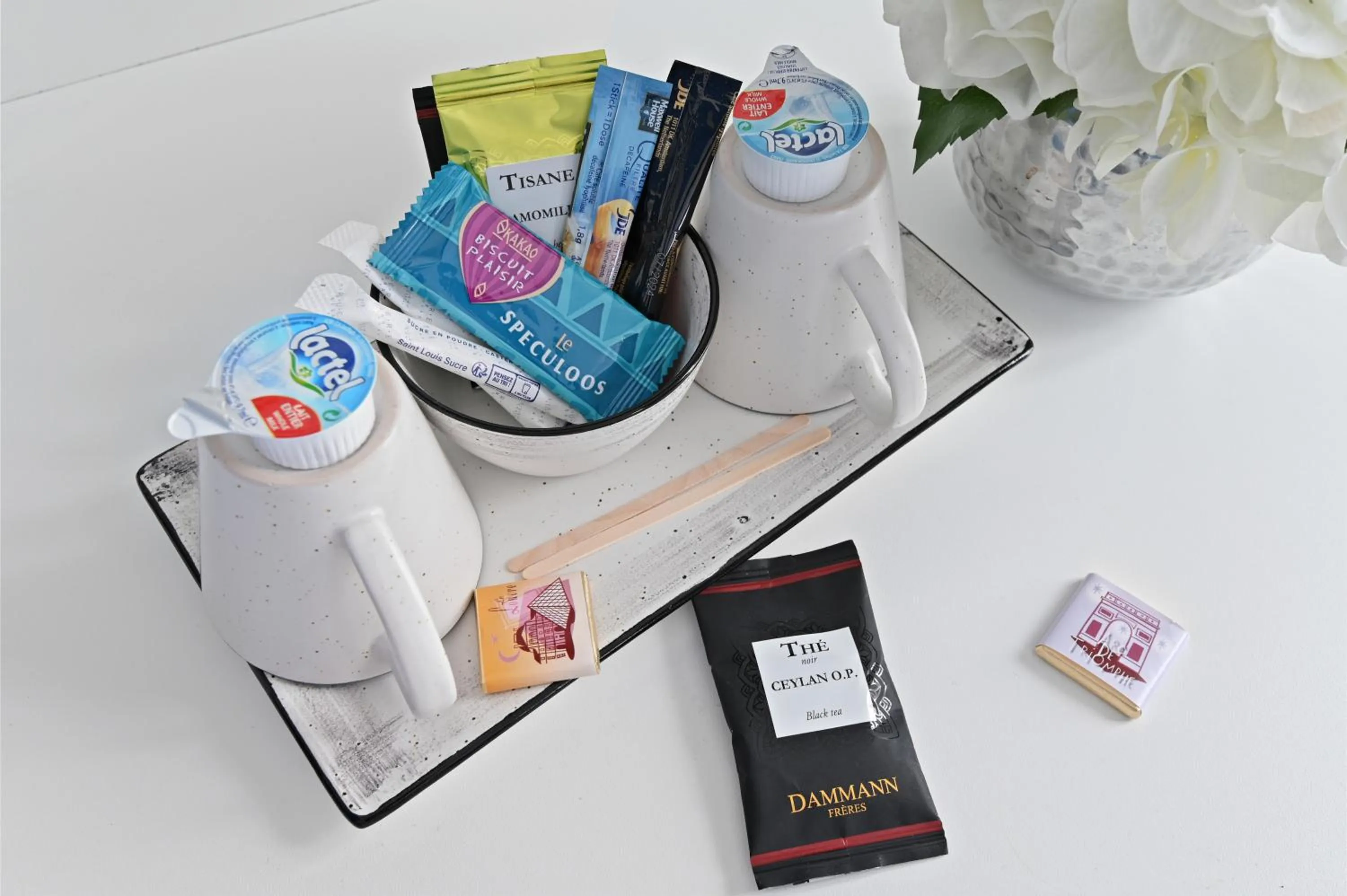 Coffee/tea facilities in Hotel Elysees Opera