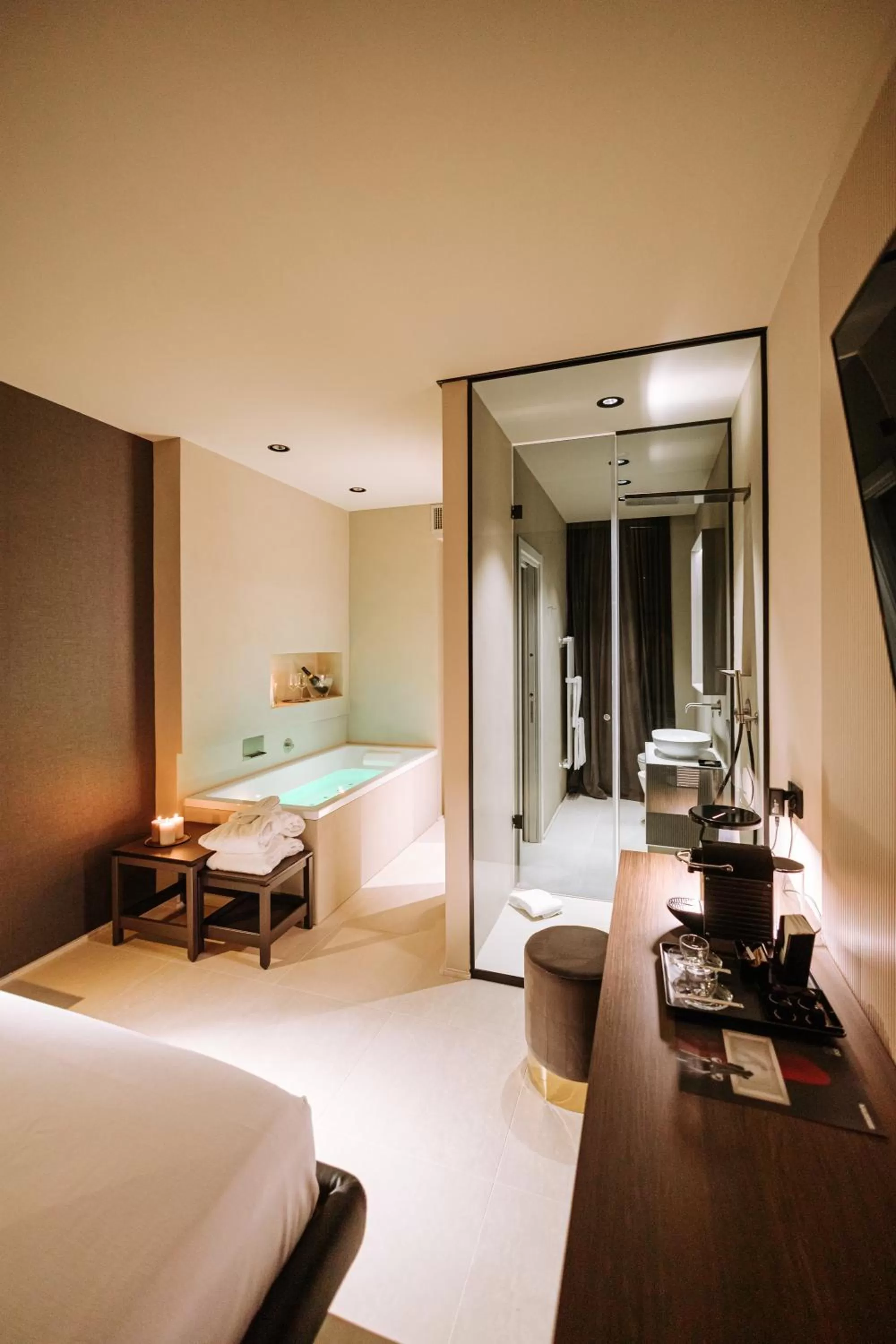 Bed in Suite1212 - Bandiera