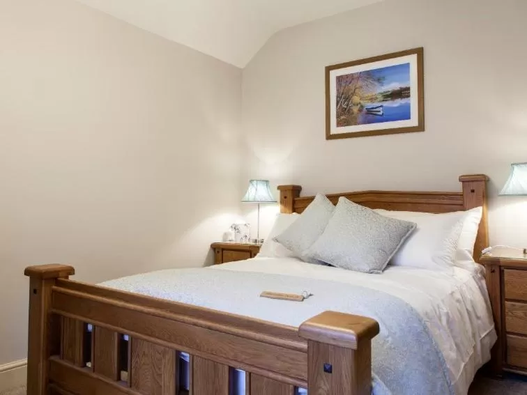 Double Room with Private Bathroom - single occupancy in Parkers House Bed & Breakfast