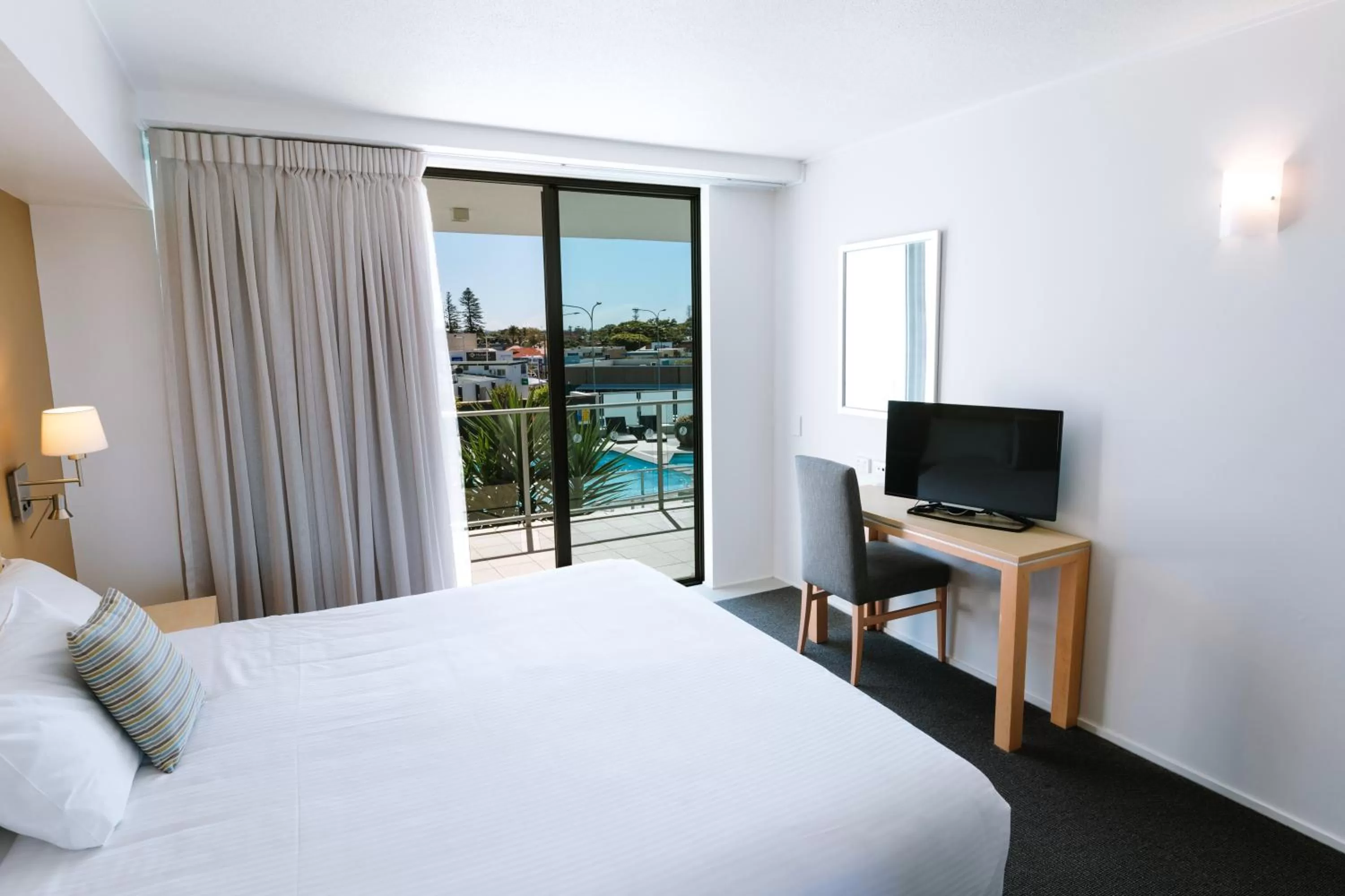 Bed in Ramada Hotel & Suites by Wyndham Ballina Byron