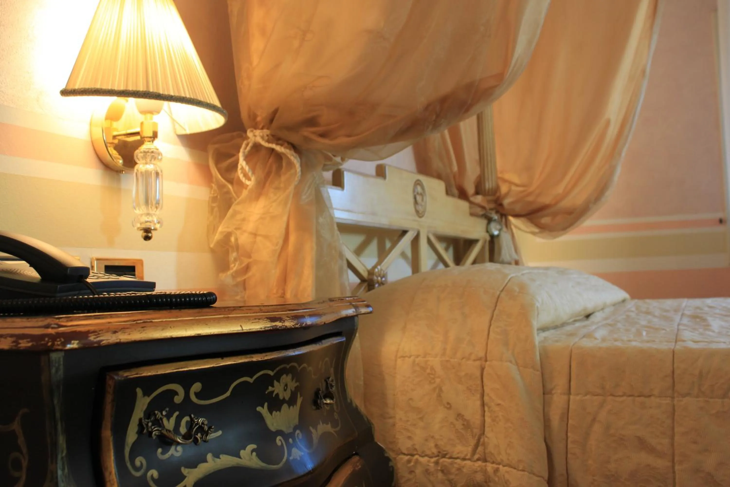 Decorative detail, Bed in Hotel Villa Stucky