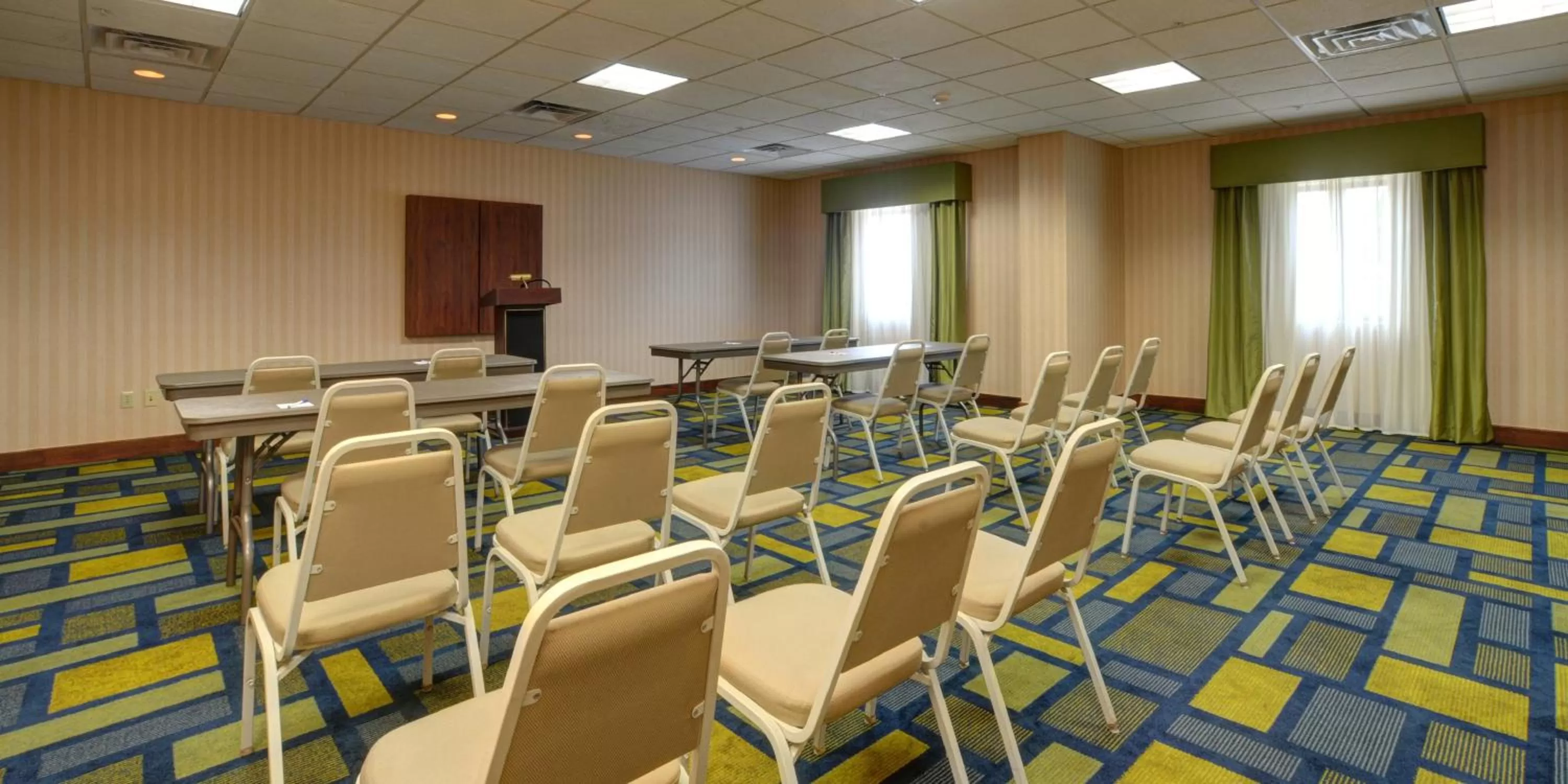 Meeting/conference room in Holiday Inn Express & Suites Midwest City by IHG