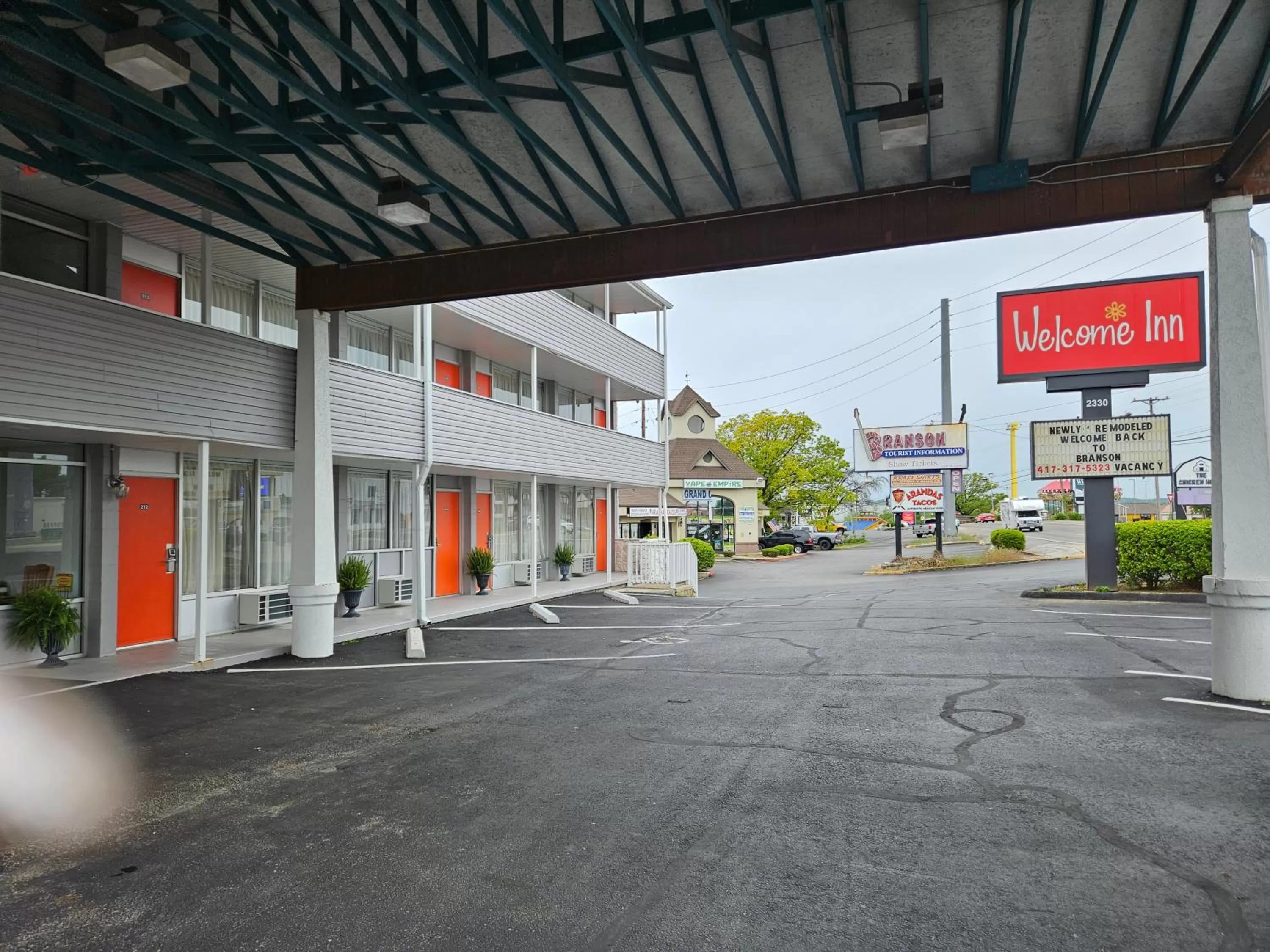 Property building in The Branson Welcome Inn