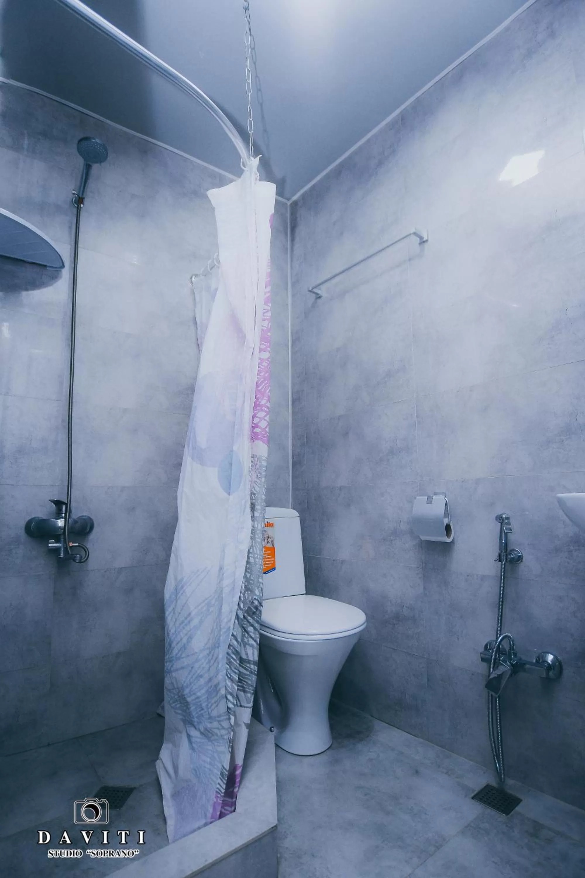 Bathroom in Hotel Tskhumi