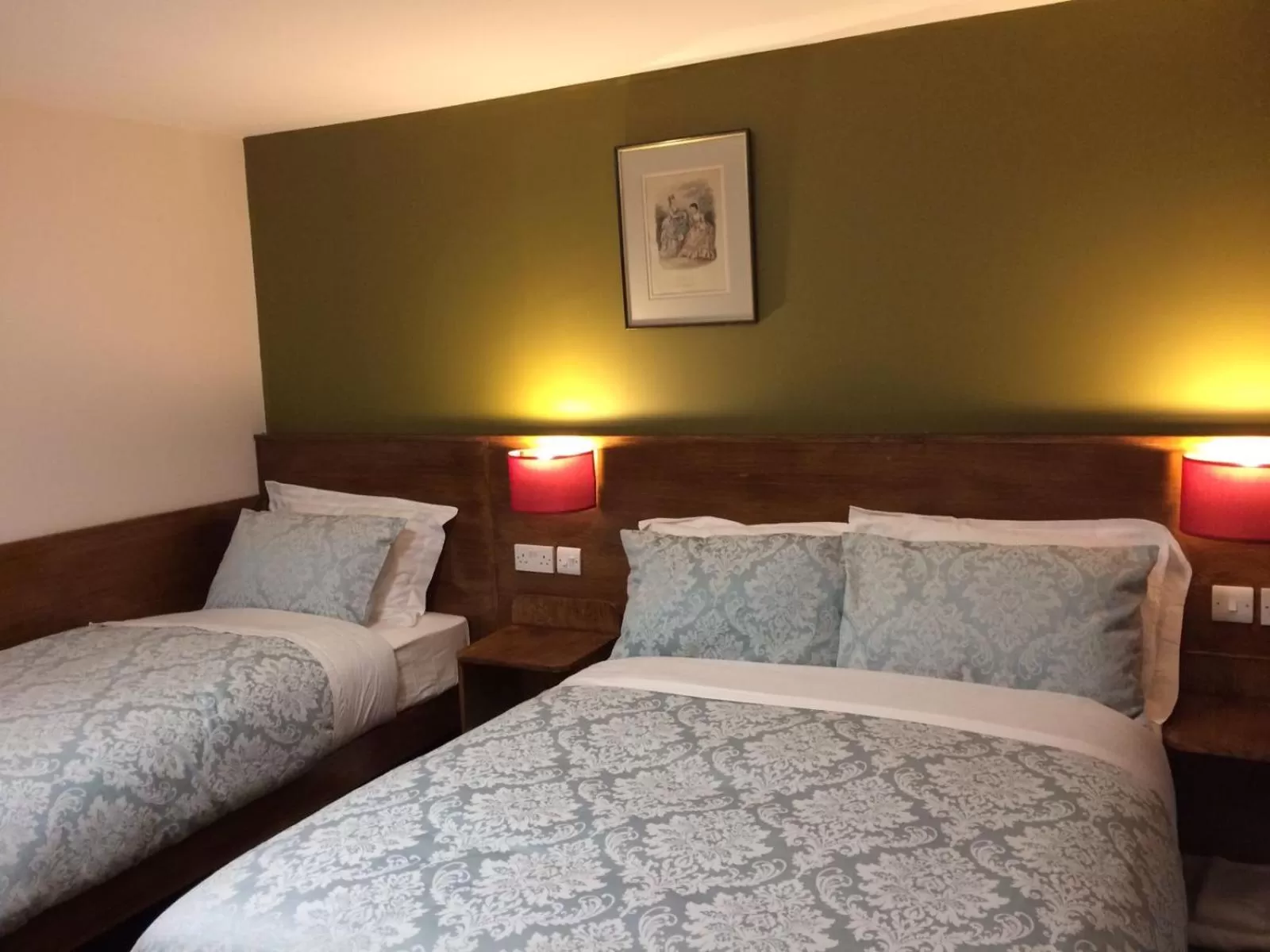 Bedroom, Bed in Crosshill House