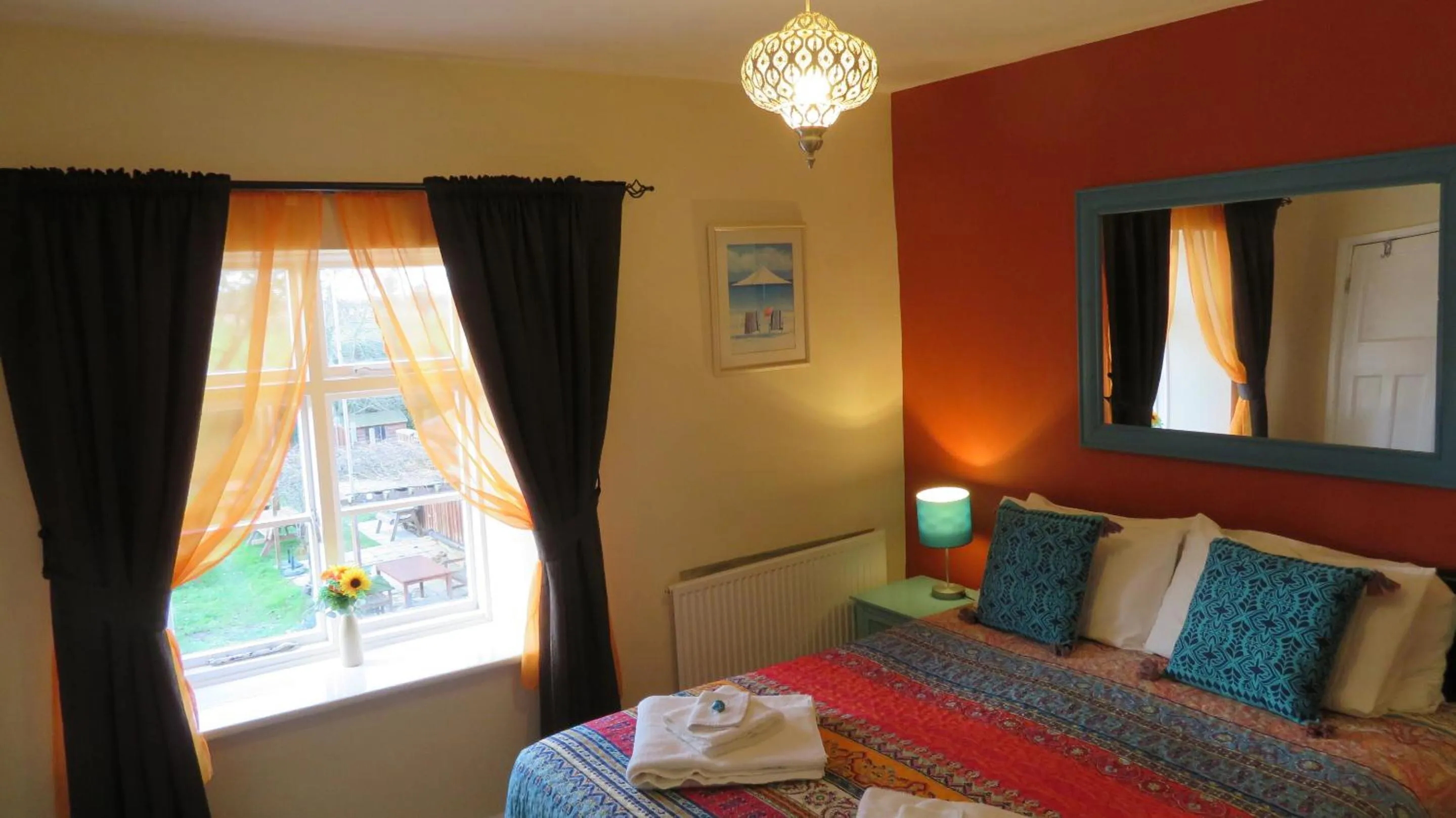 Bedroom, Bed in The Wheatsheaf