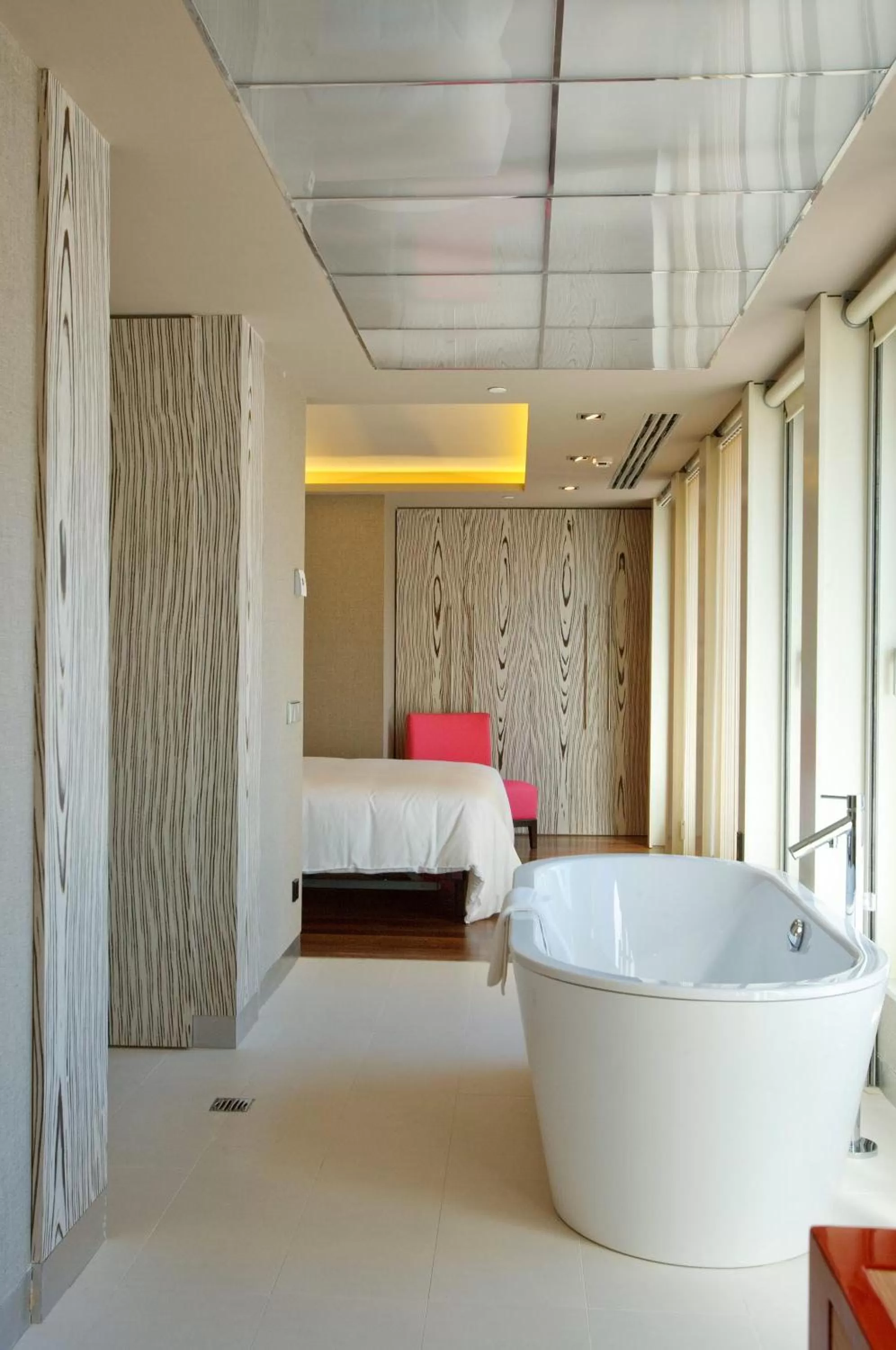 Bathroom, Bed in Hotel Alfonso