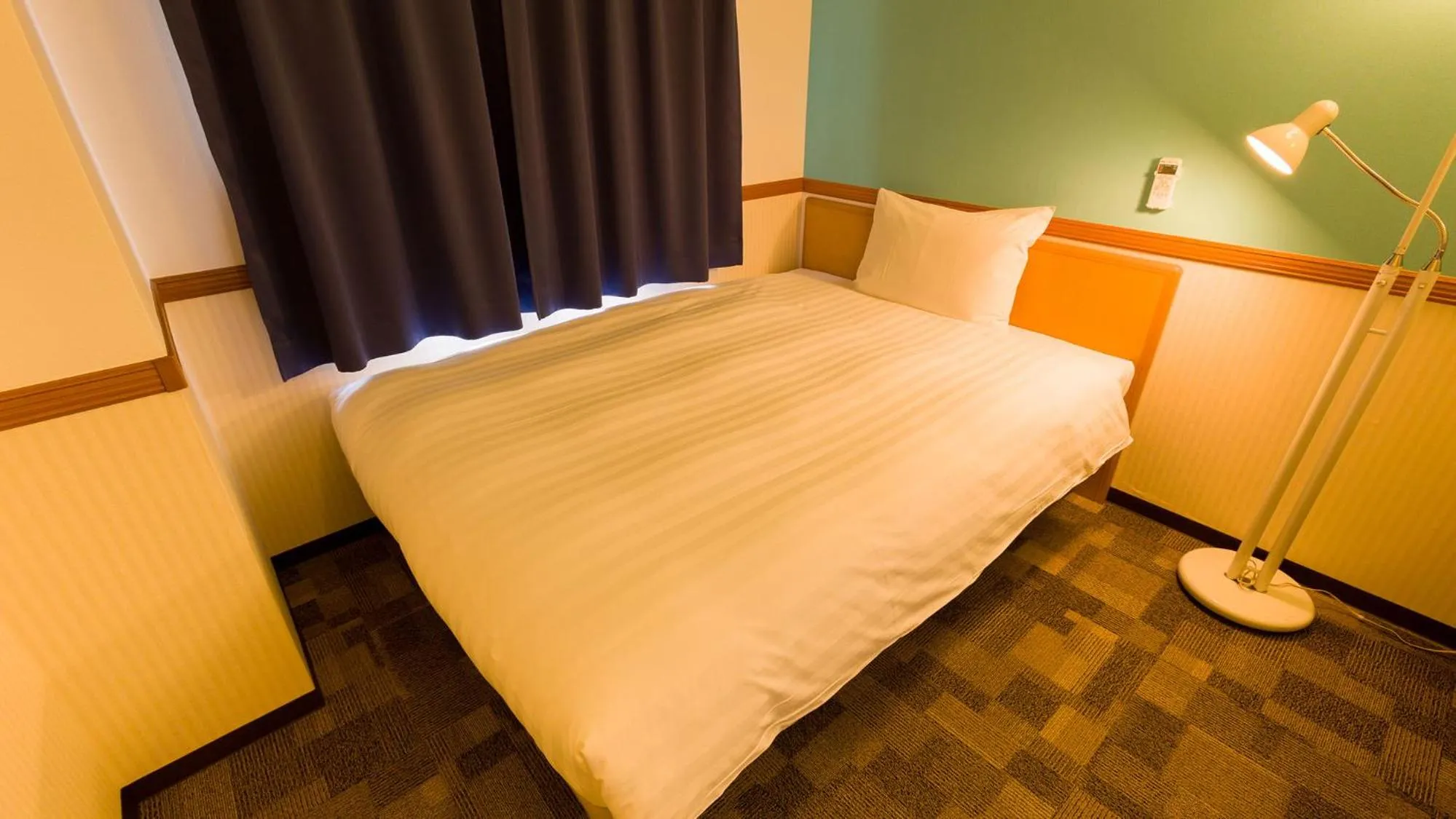 Standard Single Room - Smoking in Toyoko Inn Yokohama Stadium Mae No 1