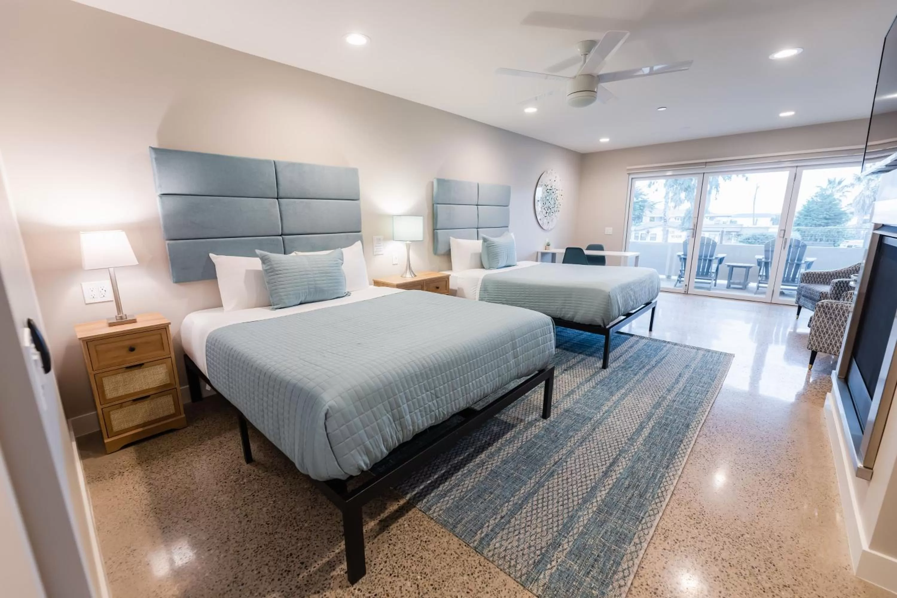 Bed in Baywood Inn Bed & Breakfast