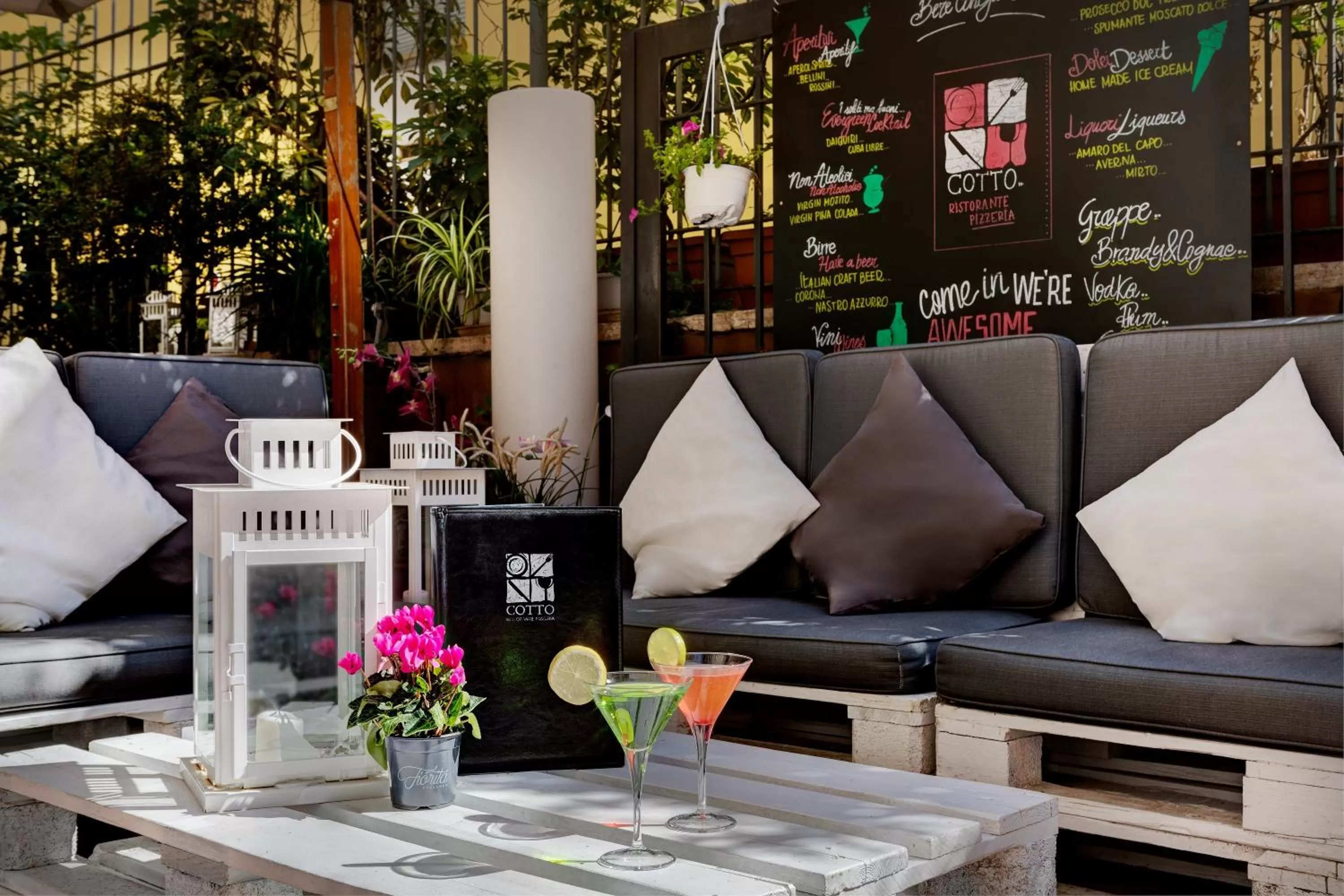 Restaurant/Places to Eat in Dharma Style Hotel & Spa