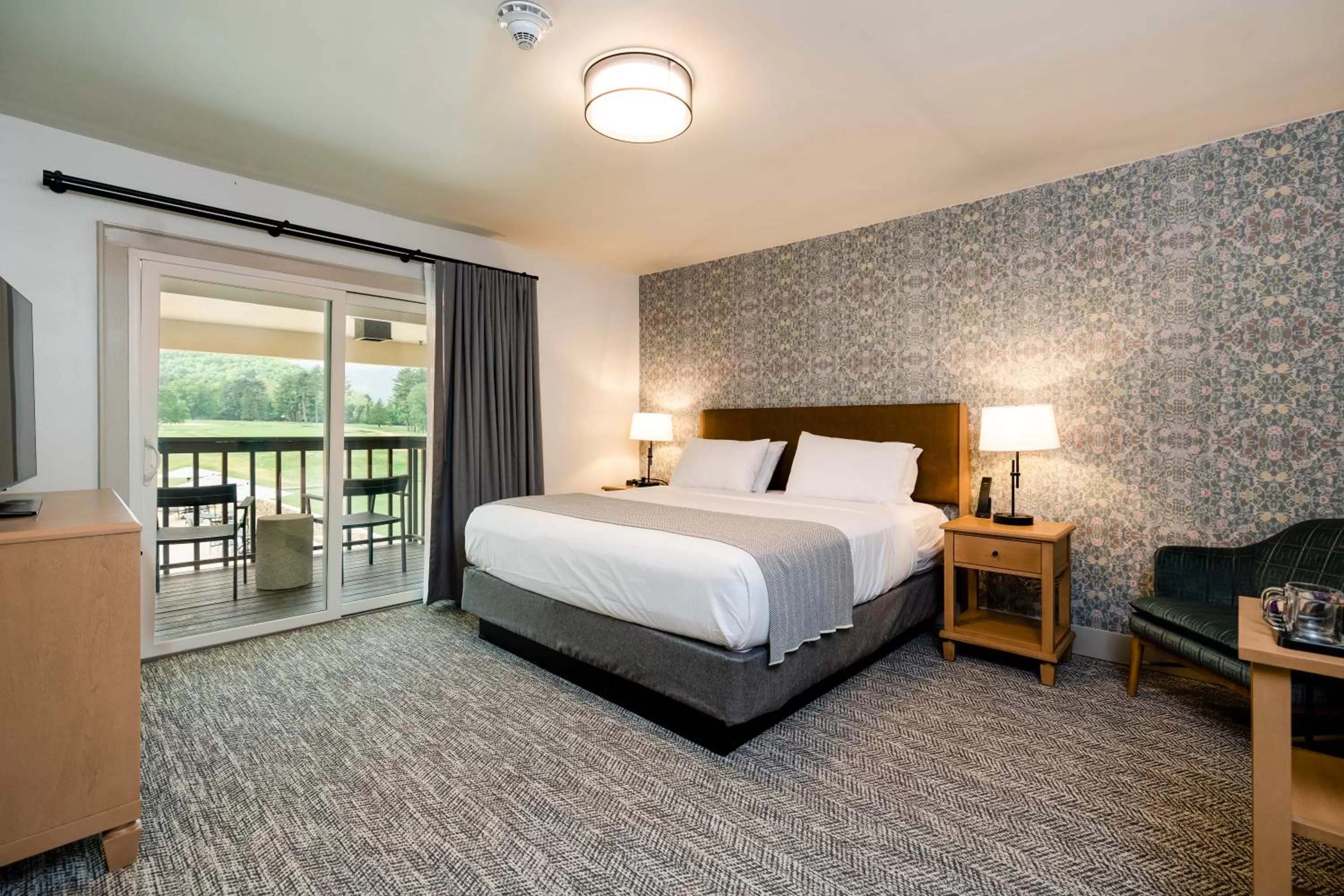 Photo of the whole room, Bed in Waynesville Inn and Golf Club, Tapestry Collection by Hilton