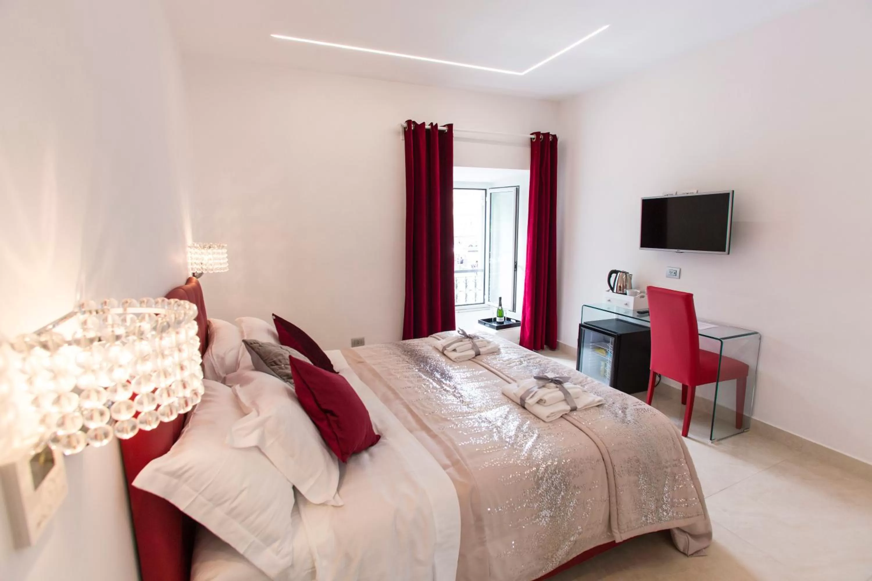 Bed in San Pietro Grand Suite