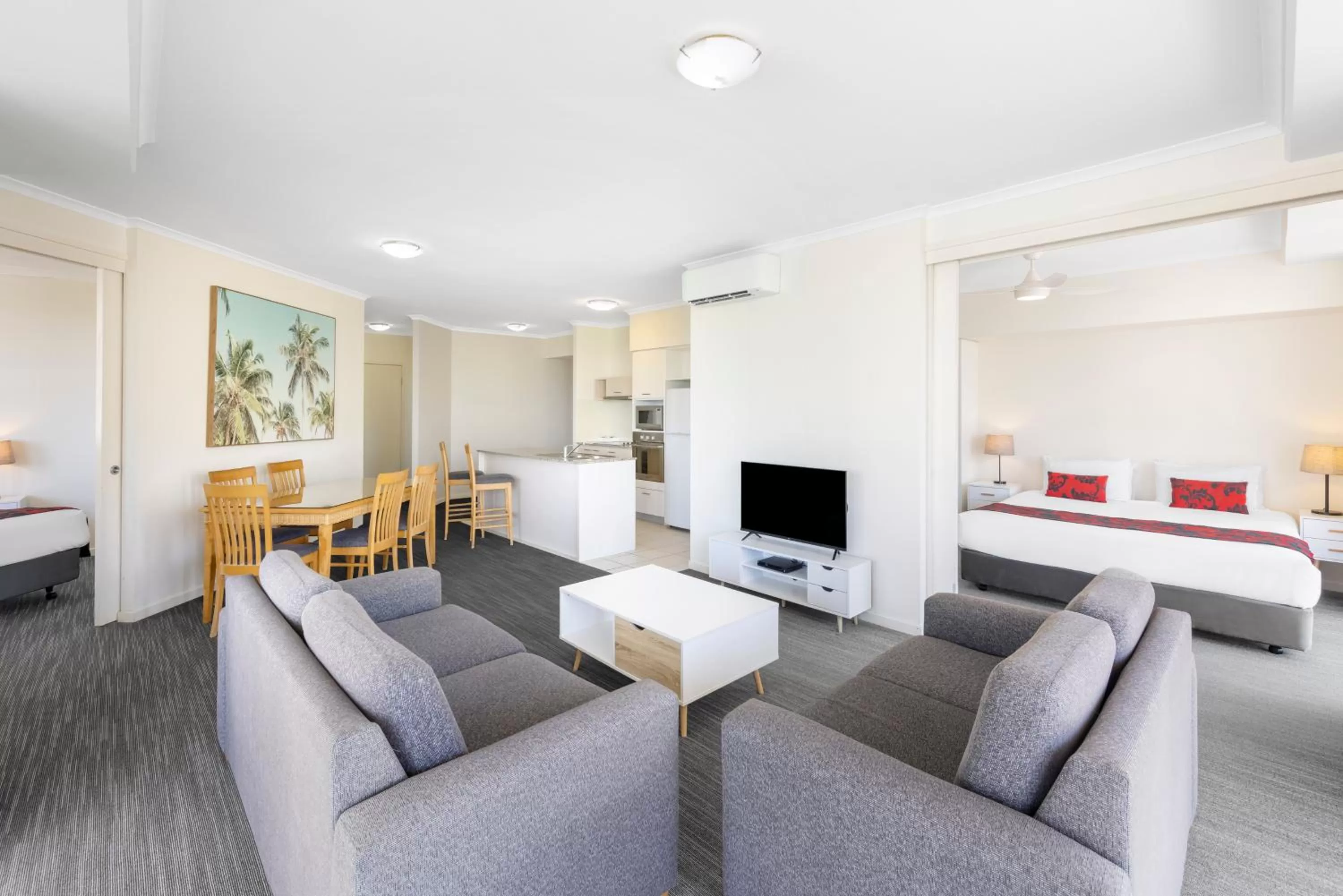 kitchen, Bed in Ramada By Wyndham Marcoola Beach