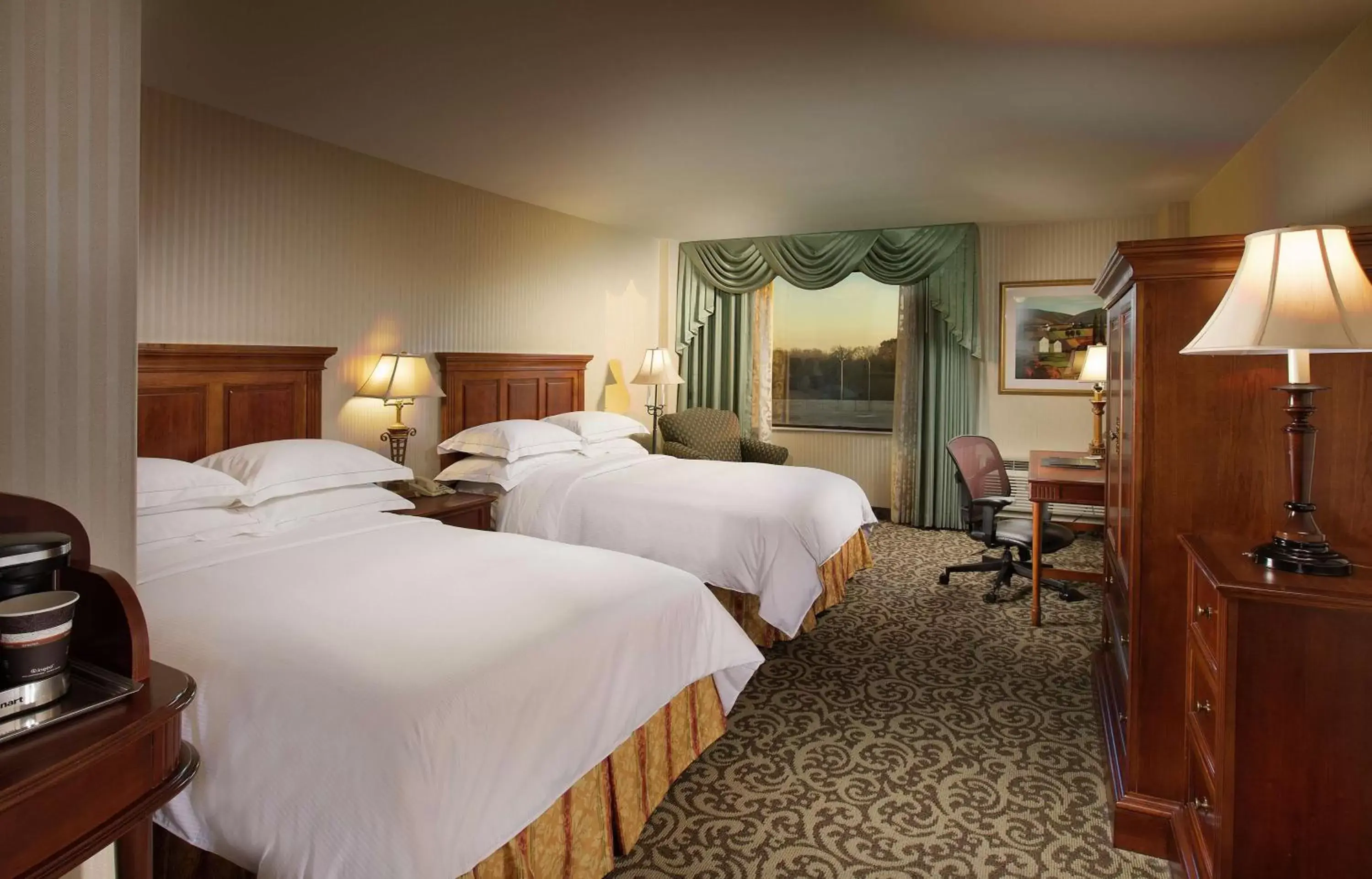 Double Room with Two Double Beds in DoubleTree by Hilton Lisle Naperville Double Room with Two Double Beds in DoubleTree by Hilton Lisle Naperville
