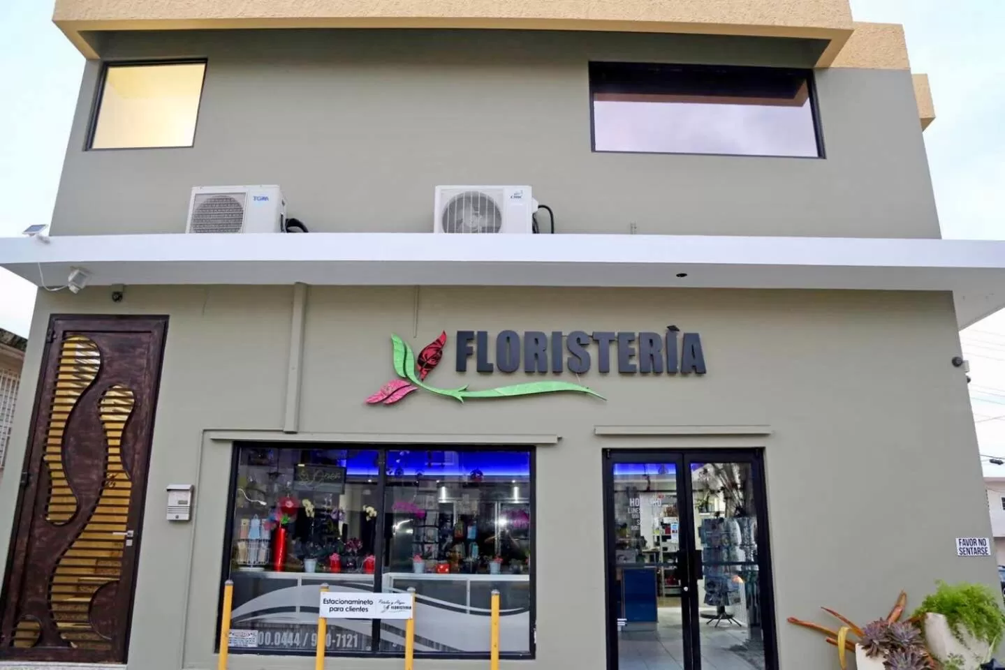 Facade/entrance in Itza-Bella Suites