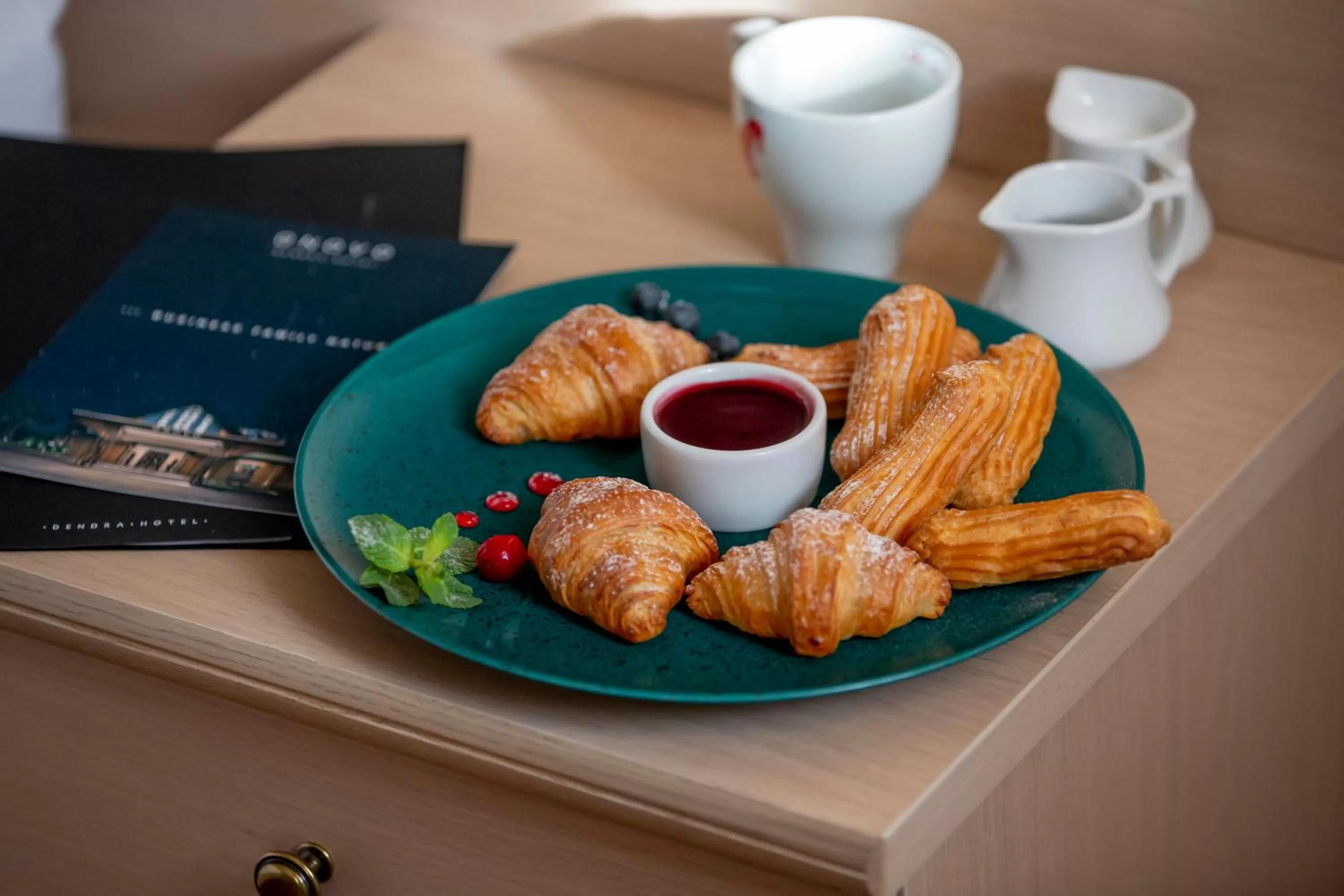 Restaurant/places to eat in ONOVO Dendra Hotel