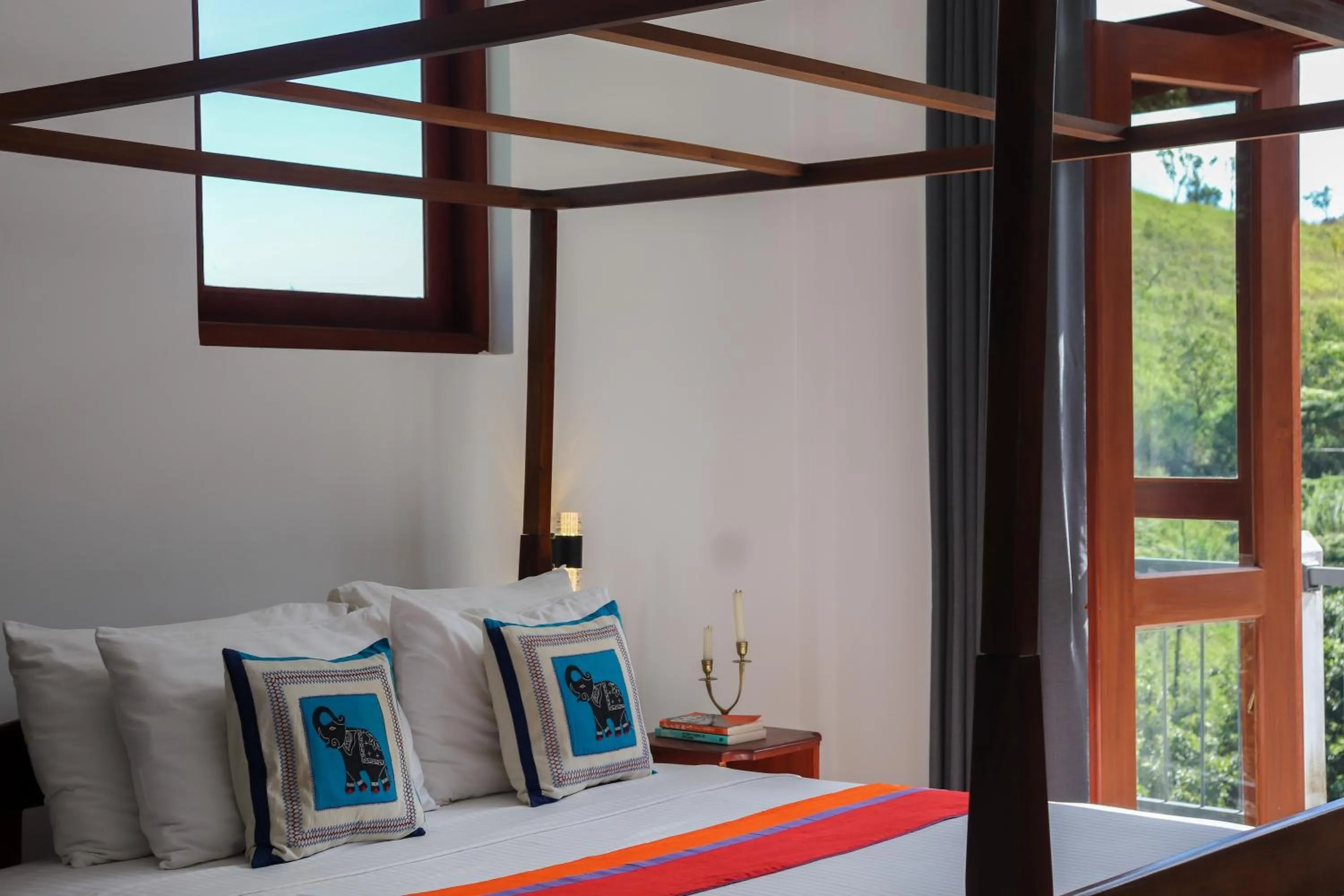 BBQ facilities, Bed in Hanthana House