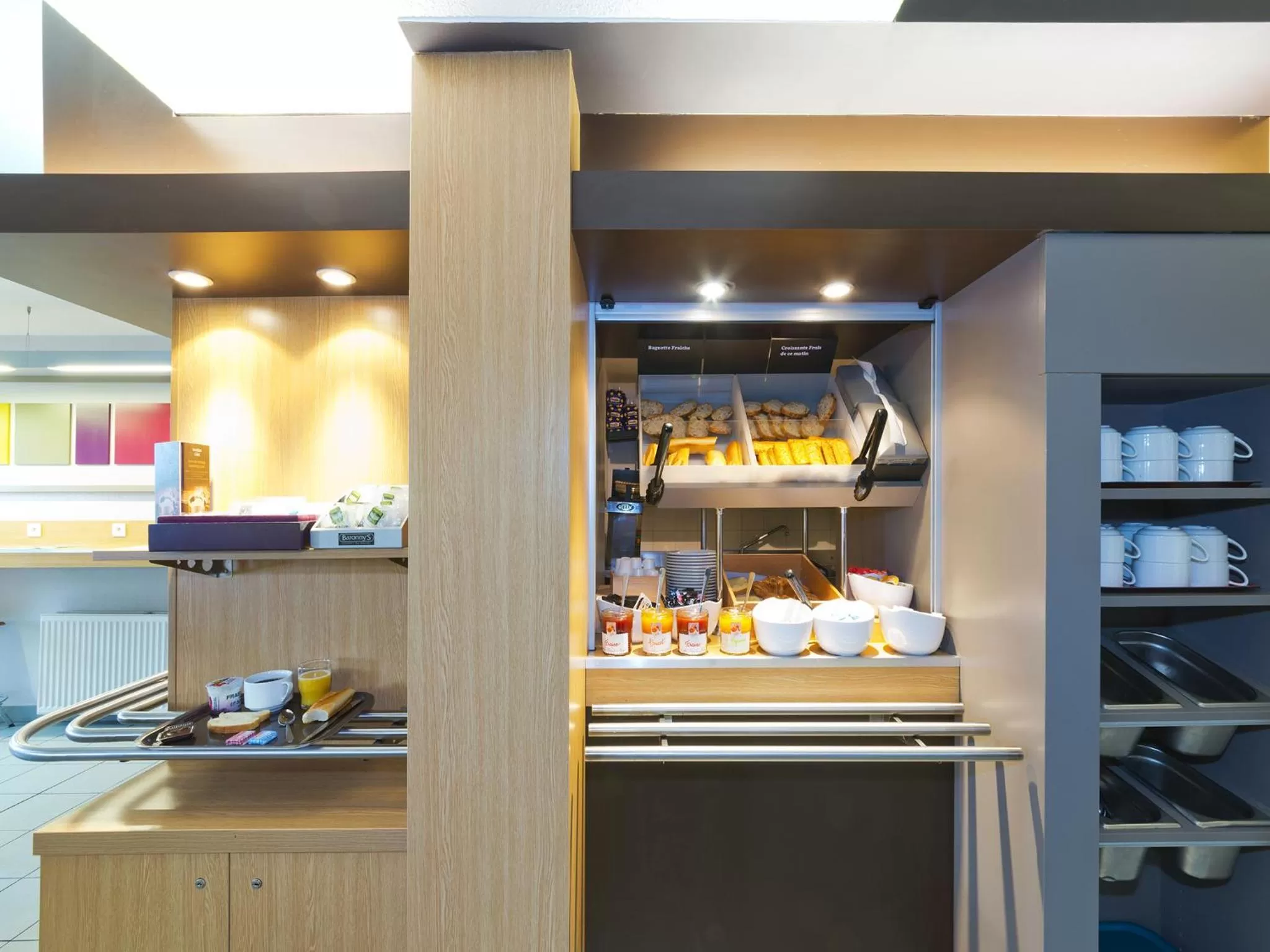 Restaurant/places to eat in B&B HOTEL Rennes Nord St Grégoire