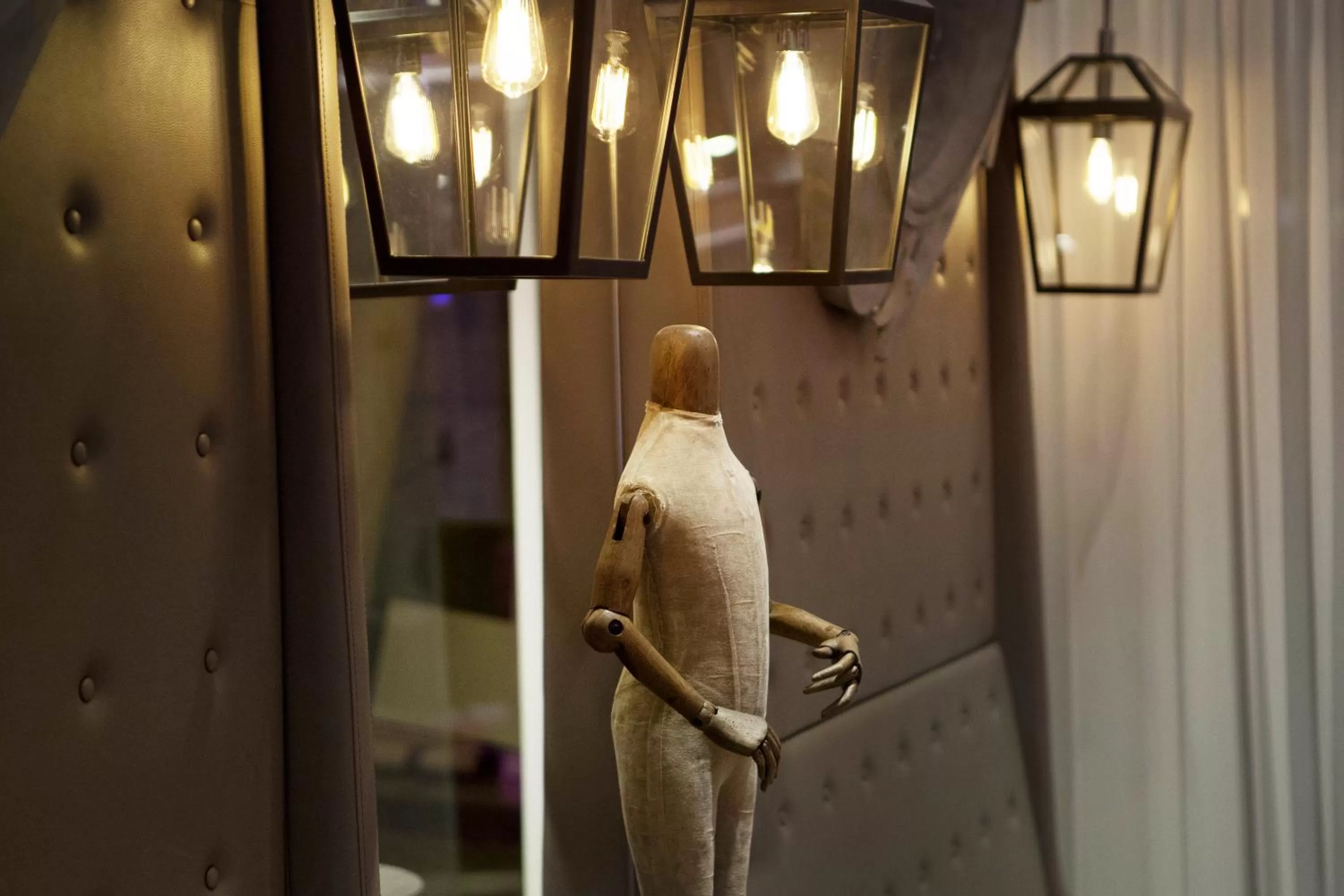 Decorative detail in Hotel La Lanterne & Spa By Timhotel