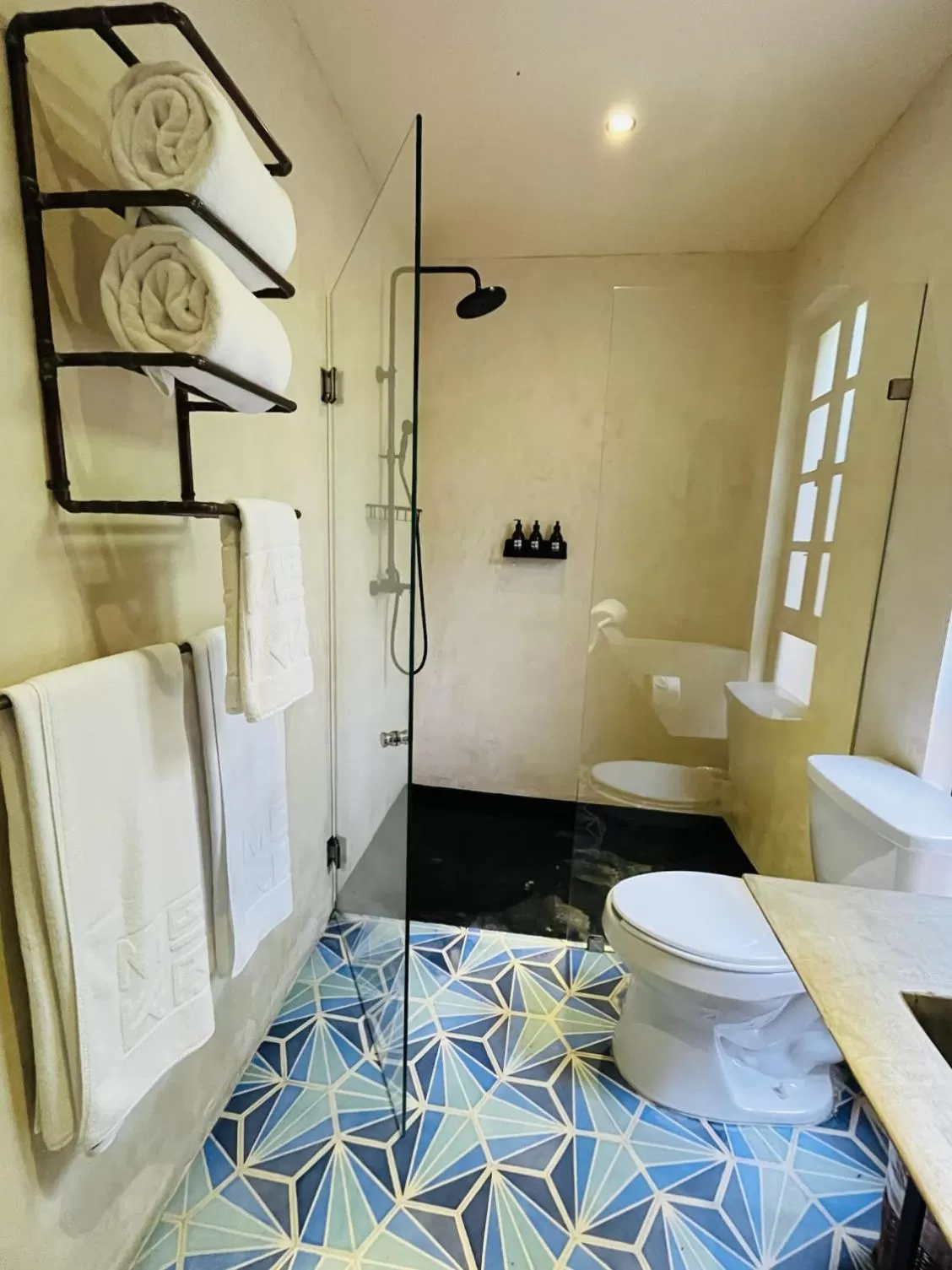 Shower, Bathroom in Maka Hotel Boutique