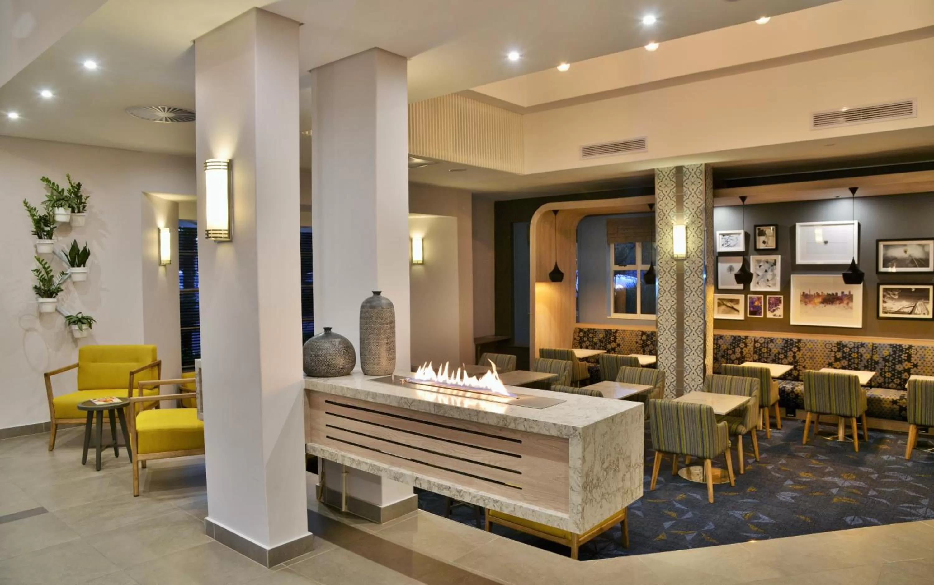 Lounge or bar in Town Lodge Menlo Park