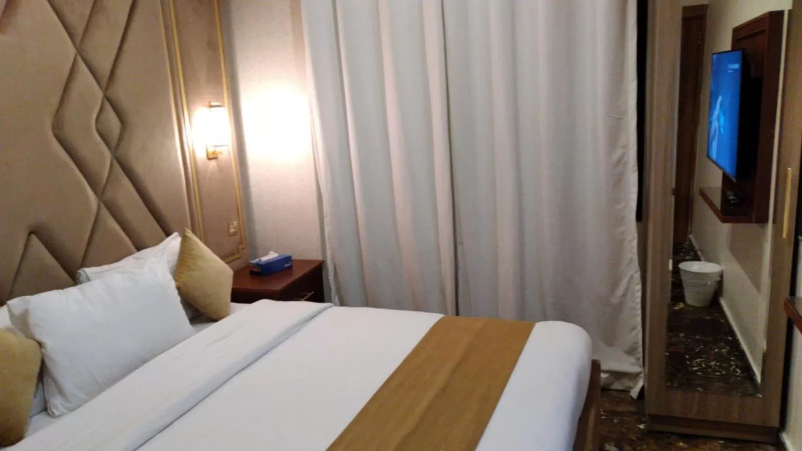 Bedroom, Bed in Rihanna Hotel Apartment