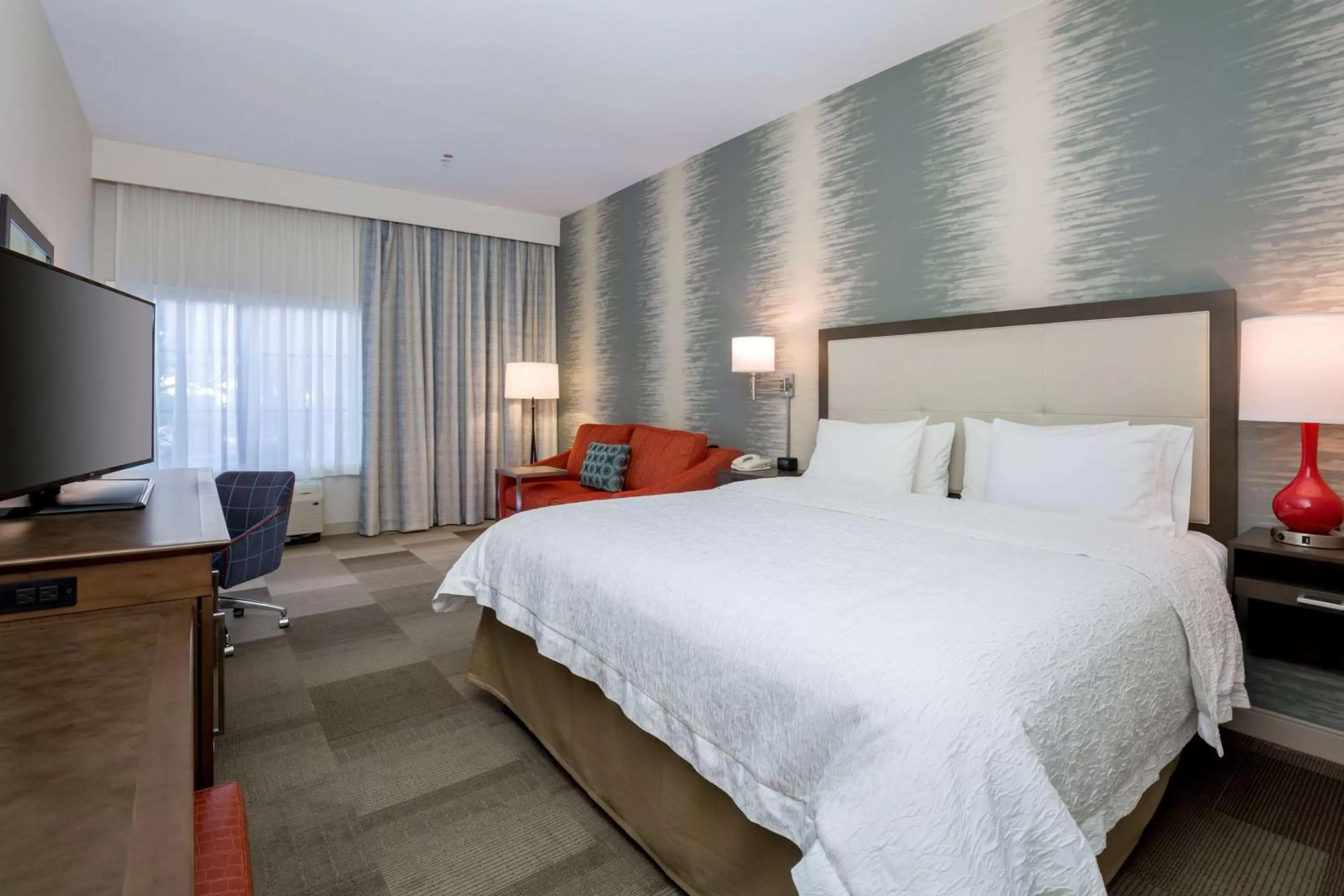 Bed in Hampton Inn Santa Barbara/Goleta