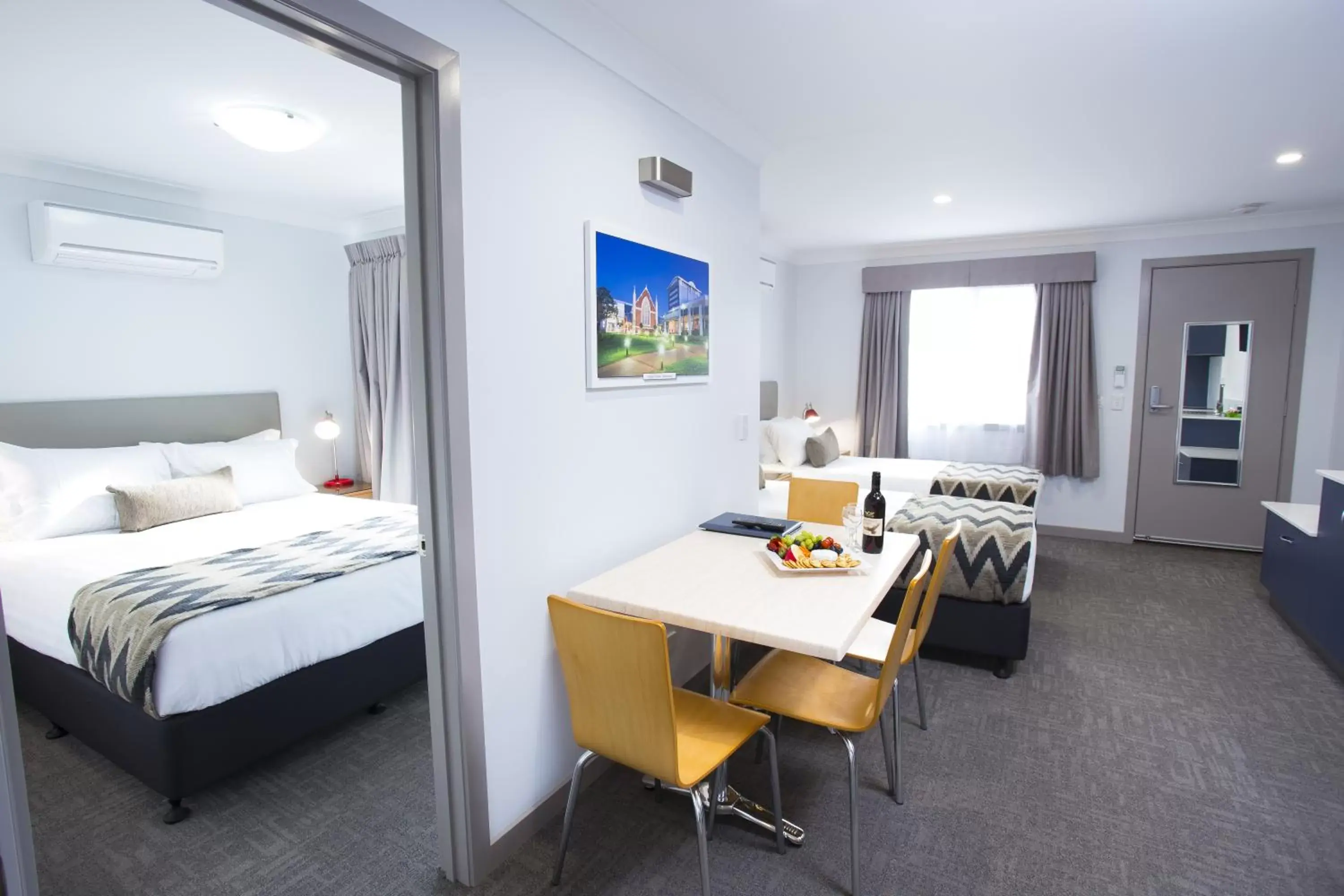 One-Bedroom Suite in Altitude Motel Apartments One-Bedroom Suite in Altitude Motel Apartments