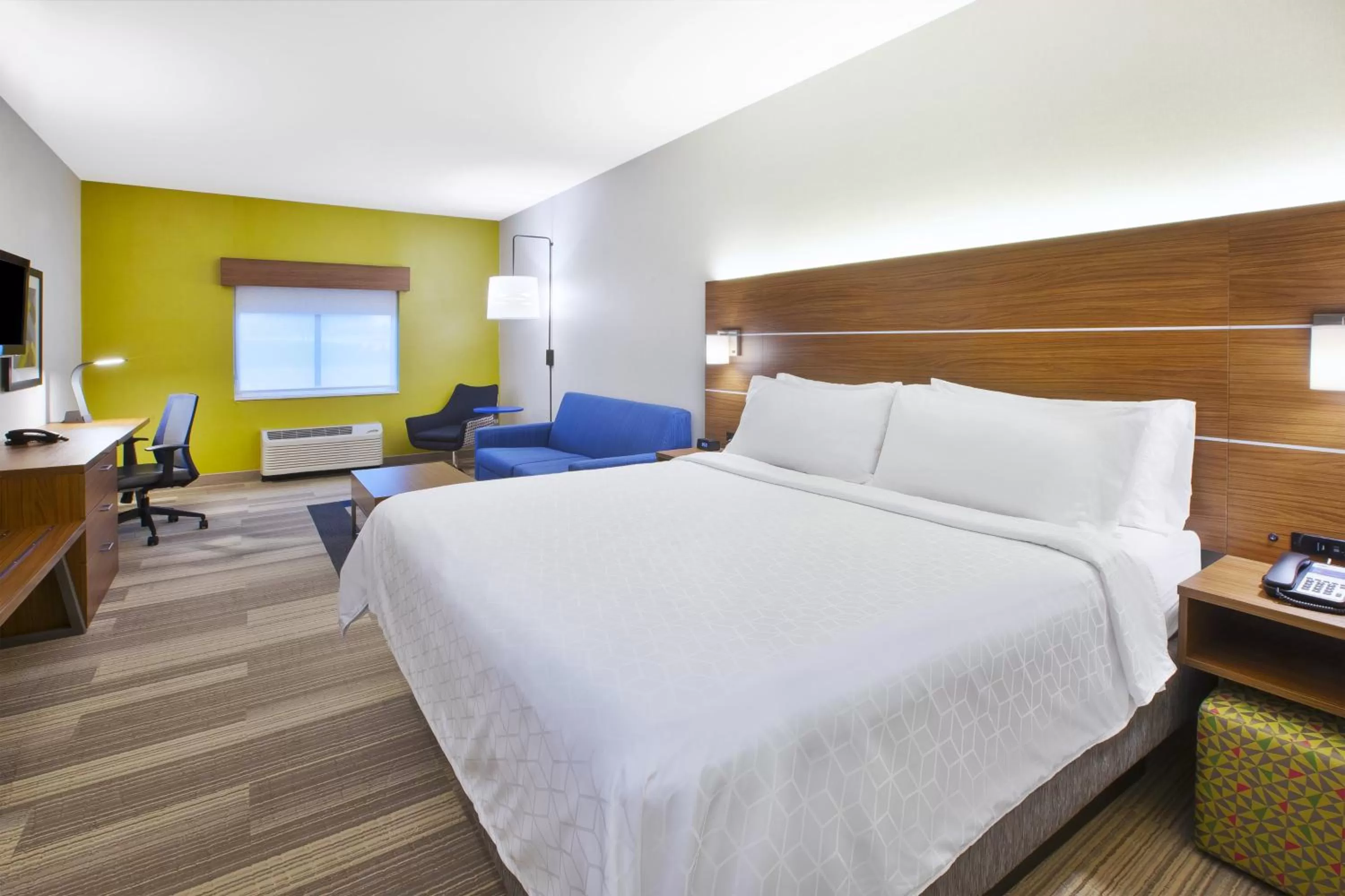 Bedroom, Bed in Holiday Inn Express Rochester-Victor by IHG