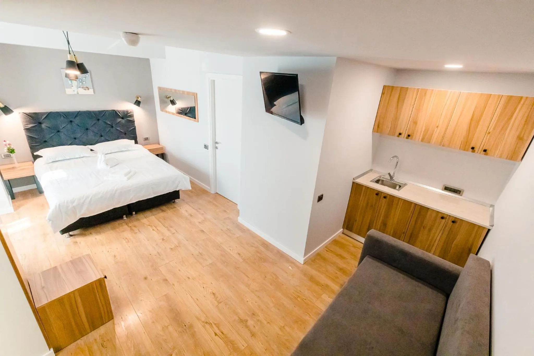 Kitchen or kitchenette, Bed in Labirint Boutique Hotel - Central Location