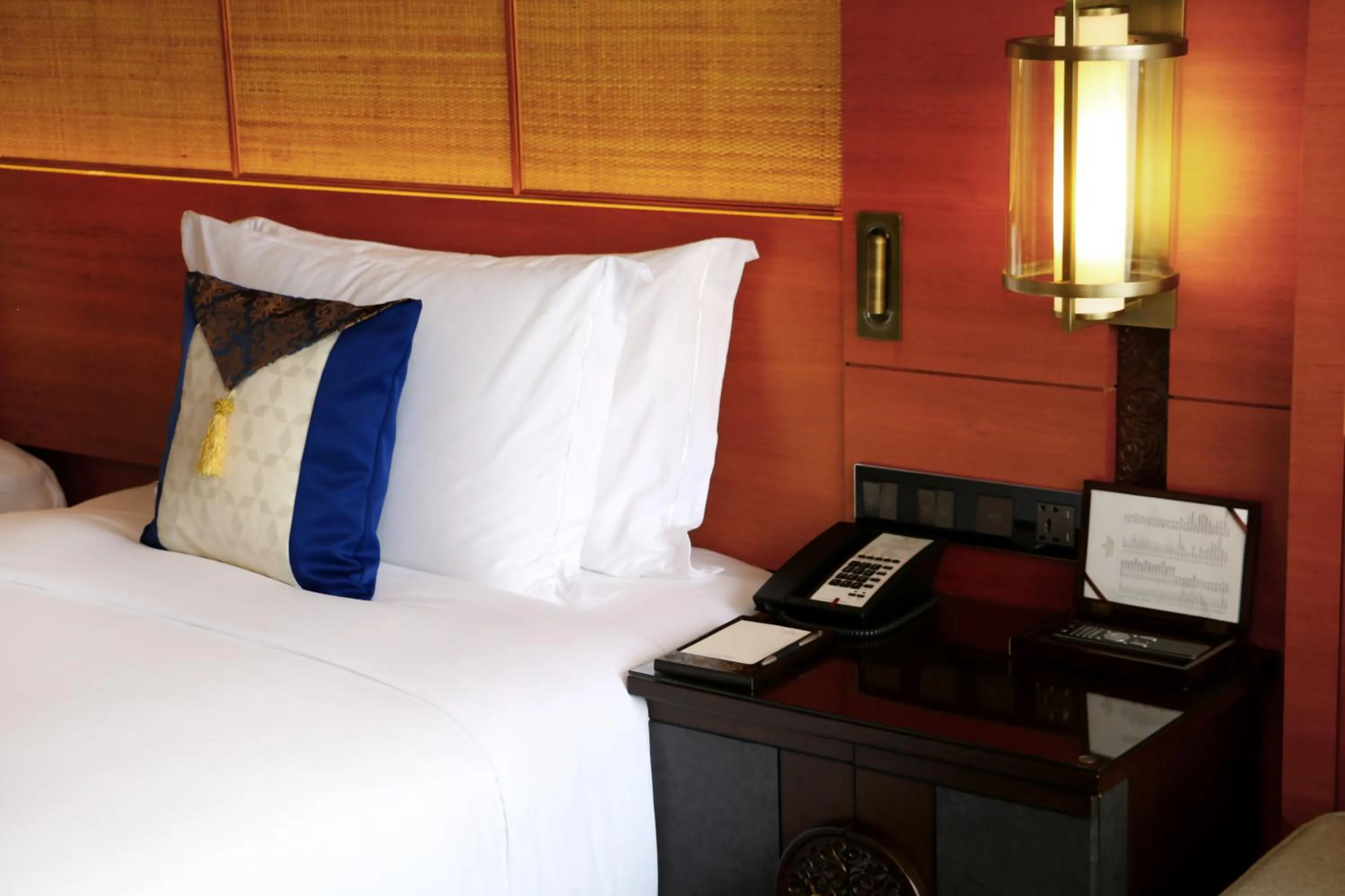 Bed in Anantara Guiyang Resort