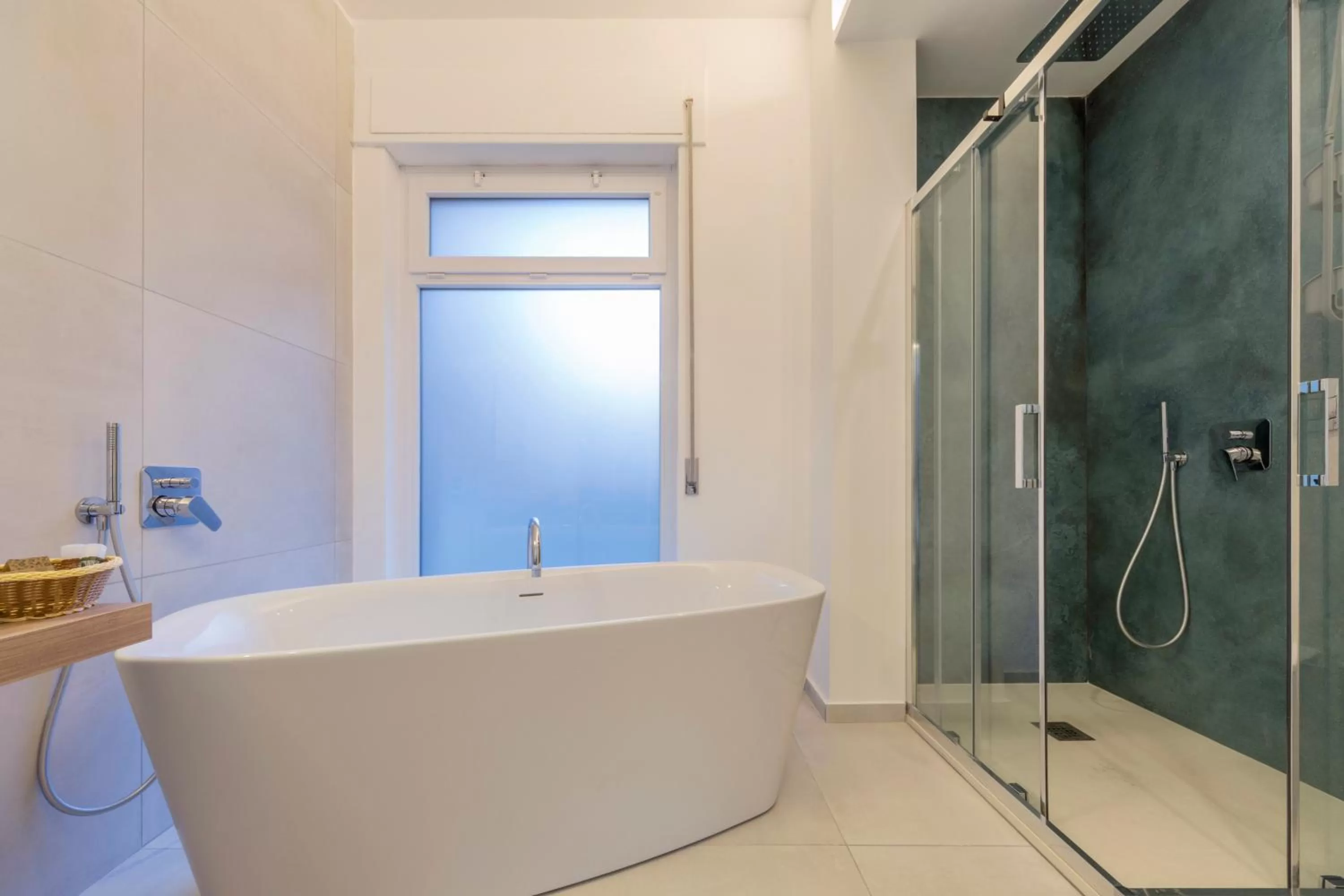 Bathroom in Syraka Camere