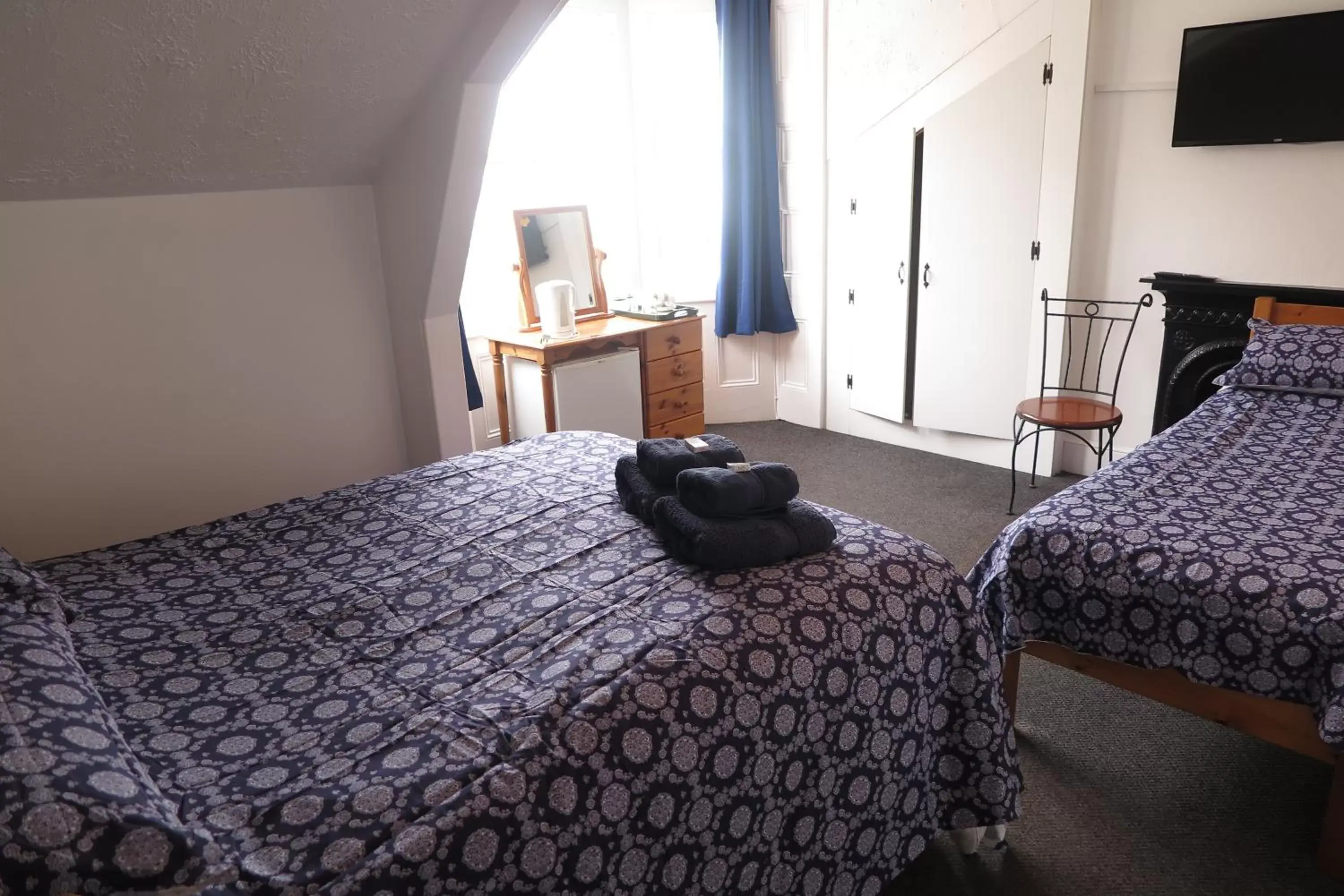 Twin Room with Private Bathroom in Boaters Guesthouse Twin Room with Private Bathroom in Boaters Guesthouse