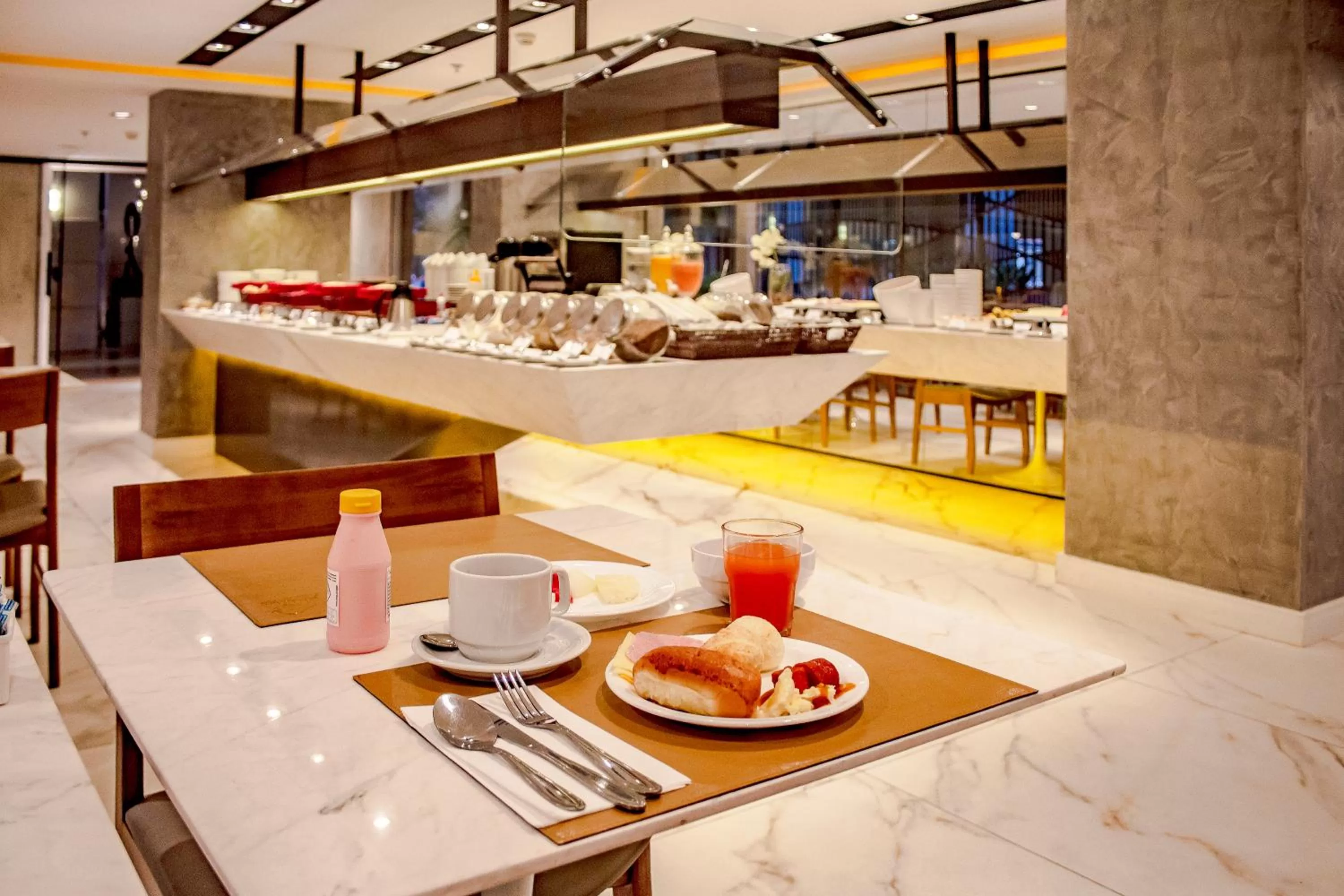 Restaurant/places to eat in Lets Idea Brasília Hotel