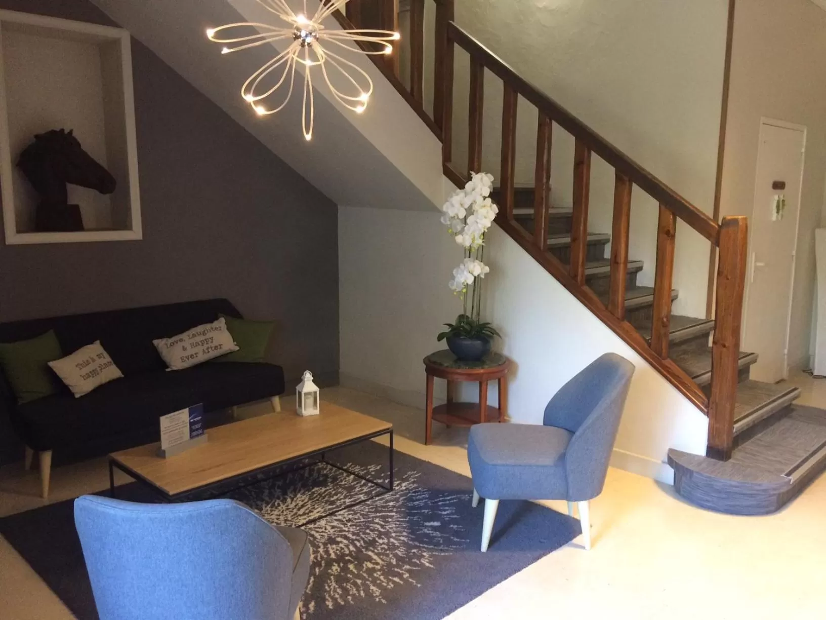 Lobby or reception in Best Western Le Val Majour