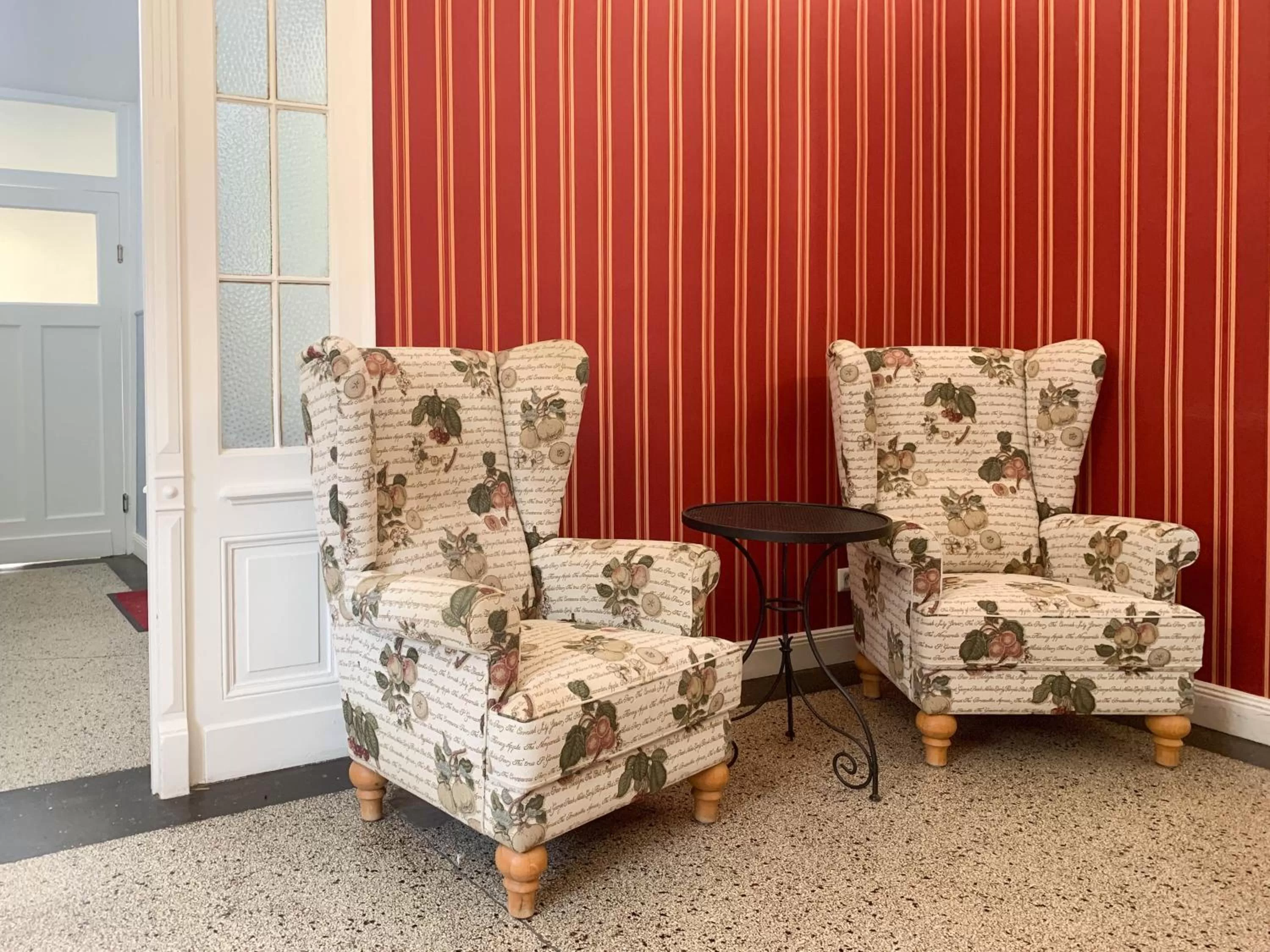 Seating Area in 2T Hotel artgenossen