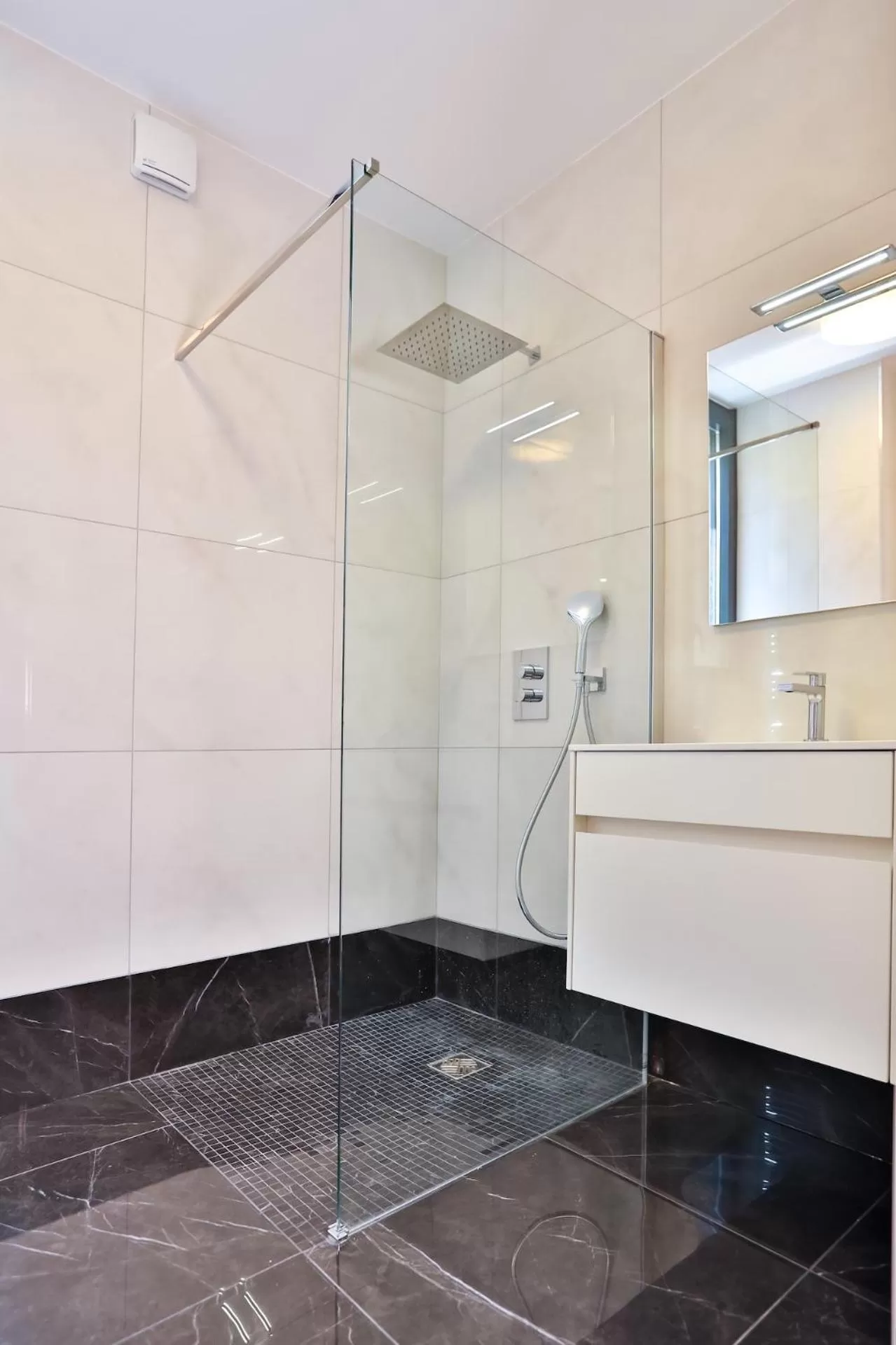 Bathroom in Residenza Leca Colonna