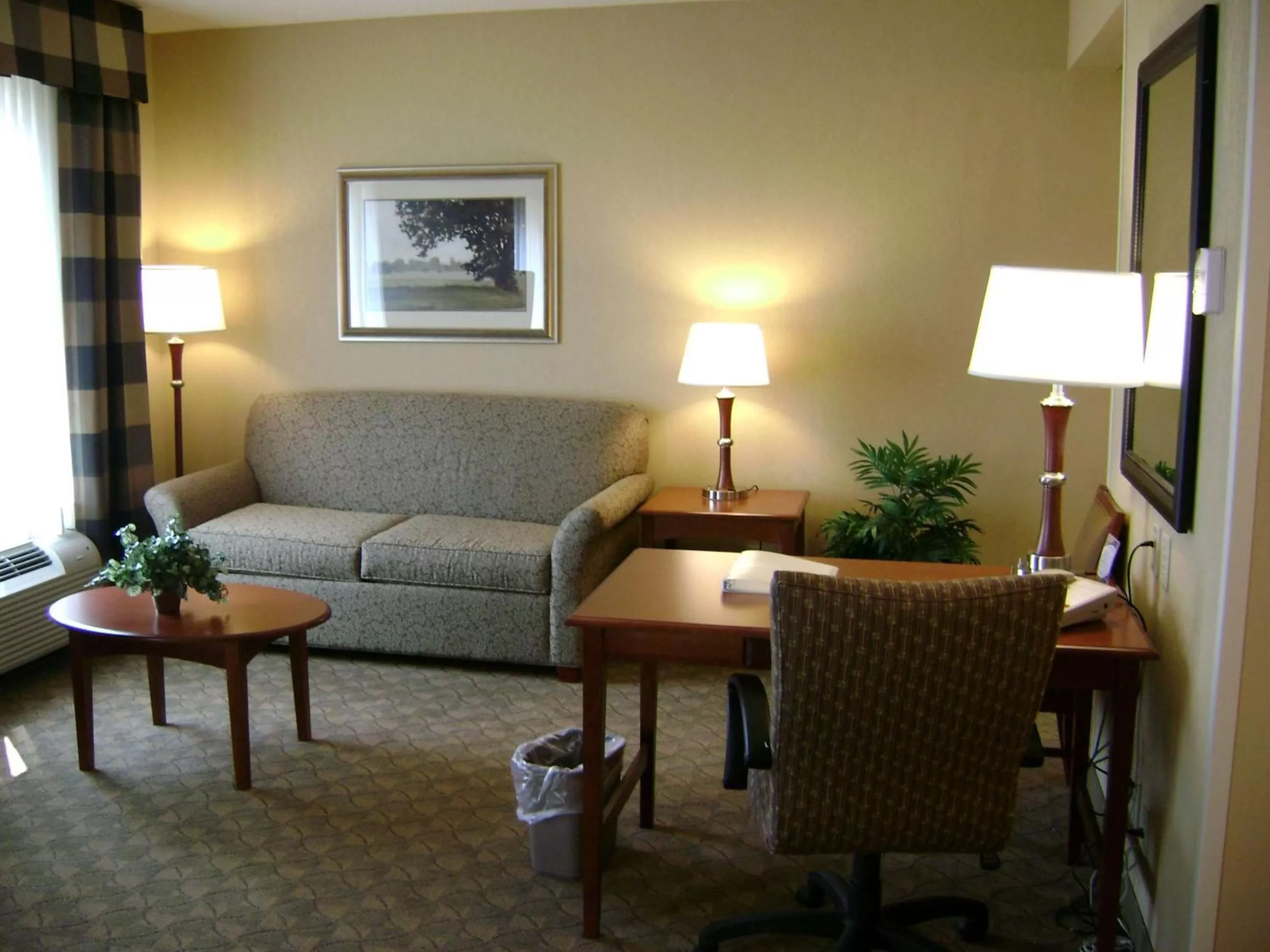 Bedroom in Hampton Inn & Suites Paducah