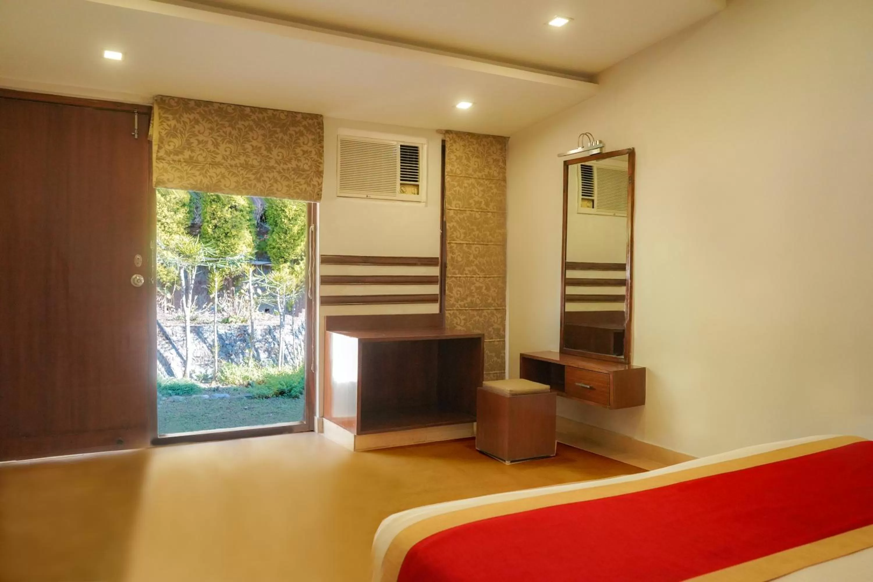 Bedroom, Bed in Country Inn Nature Resort Bhimtal