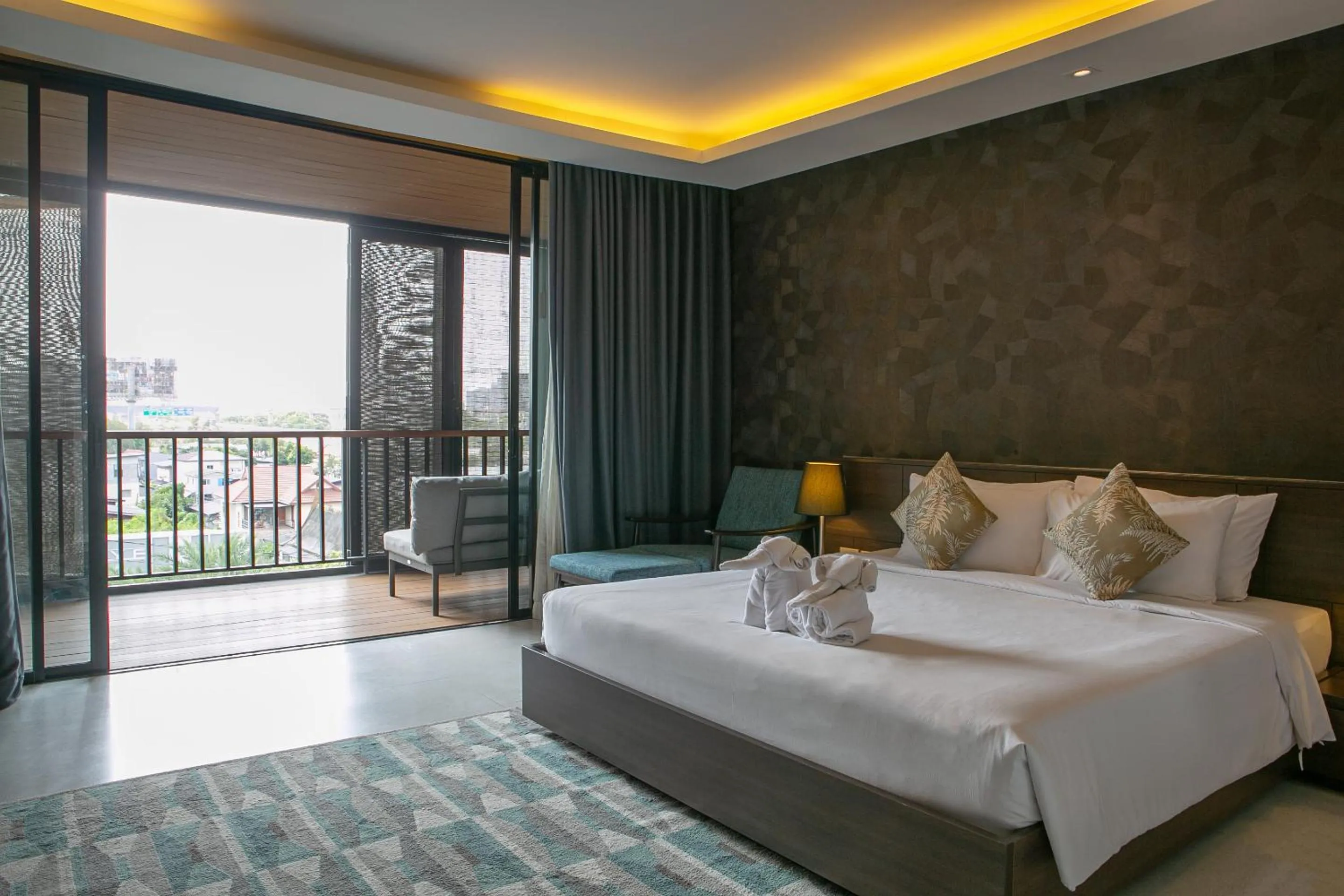 View (from property/room), Bed in The Silver Palm Wellness Resort