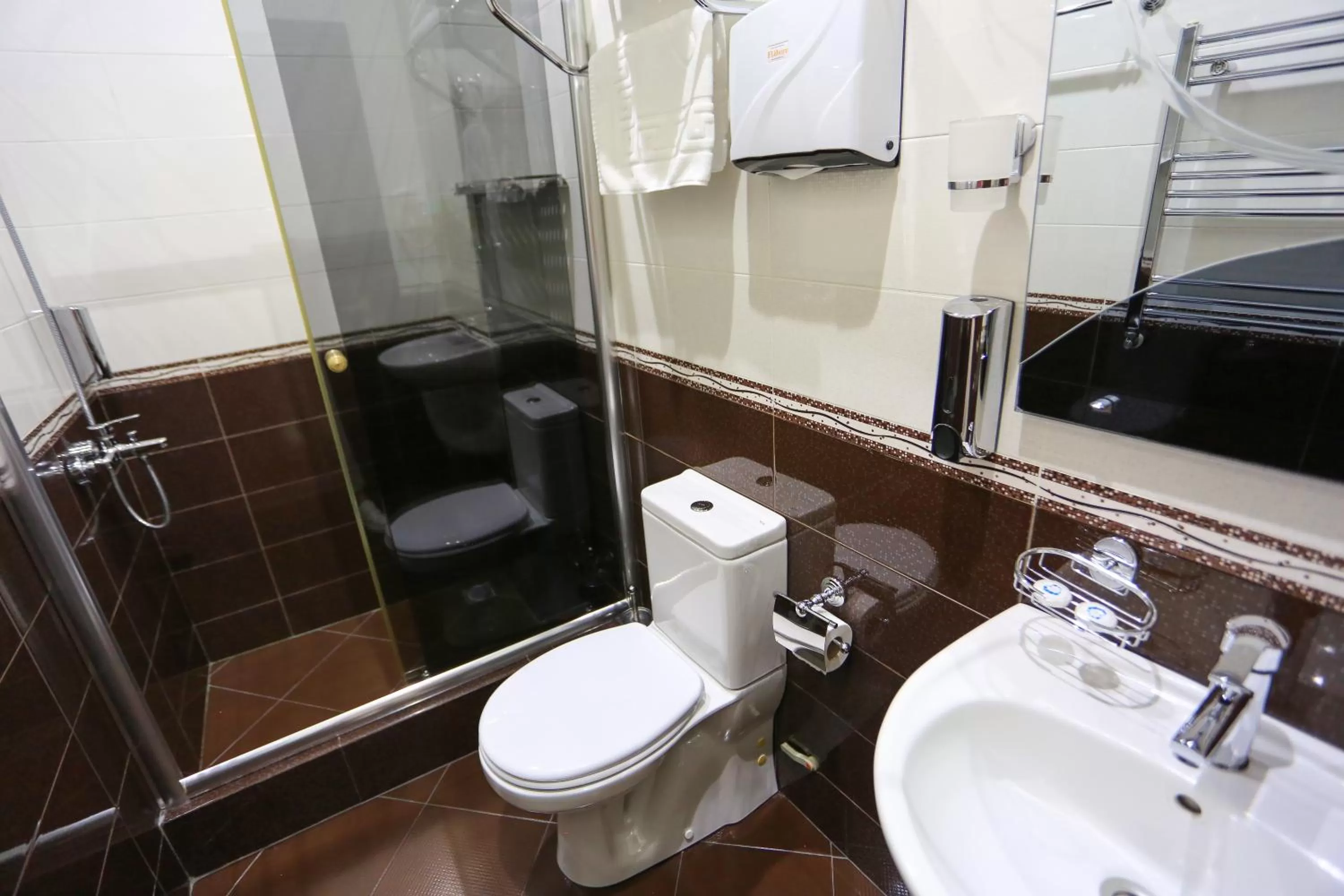 Bathroom in Eiffel Hotel