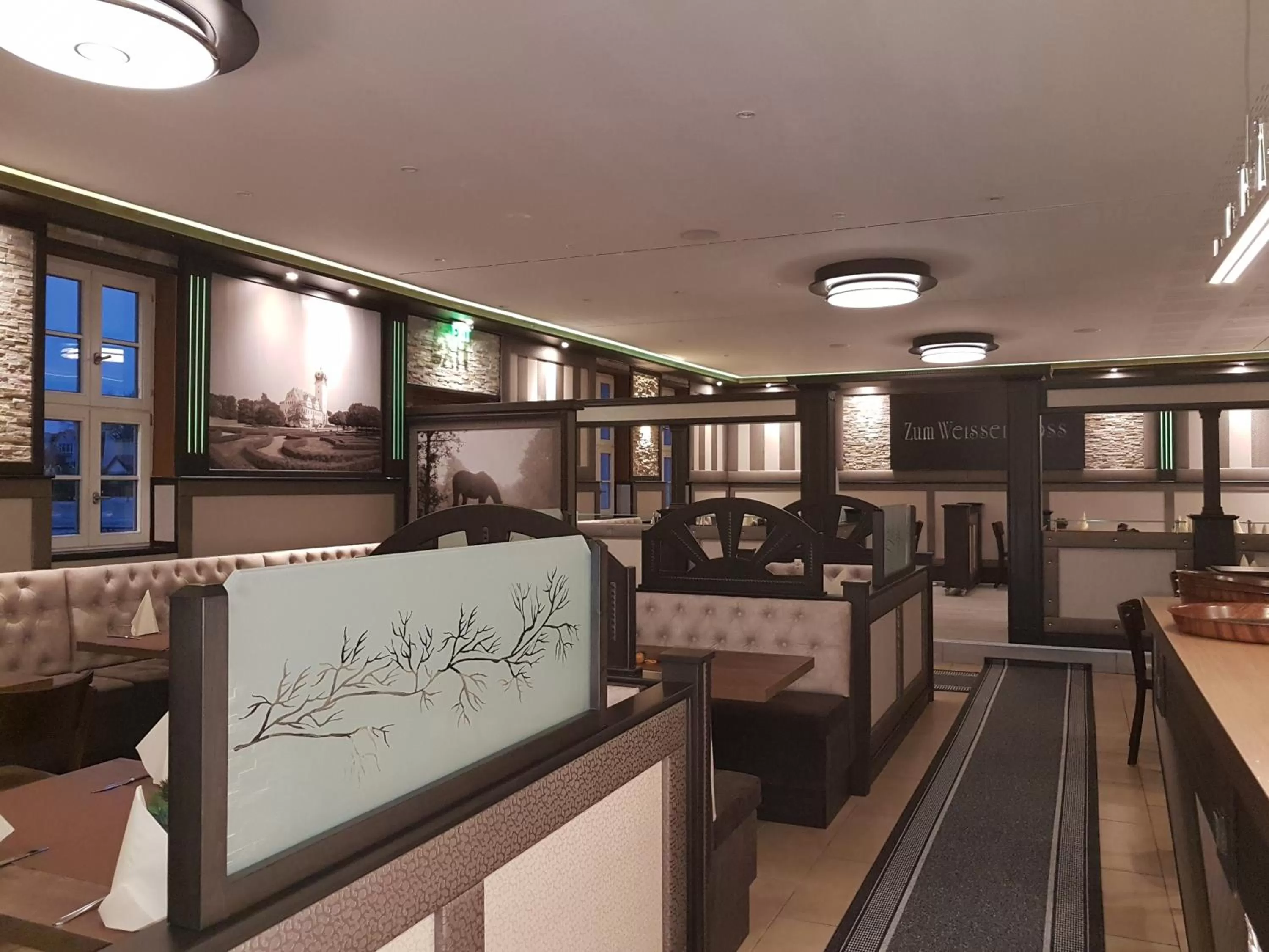 Restaurant/places to eat in Hotel Zum Weissen Ross