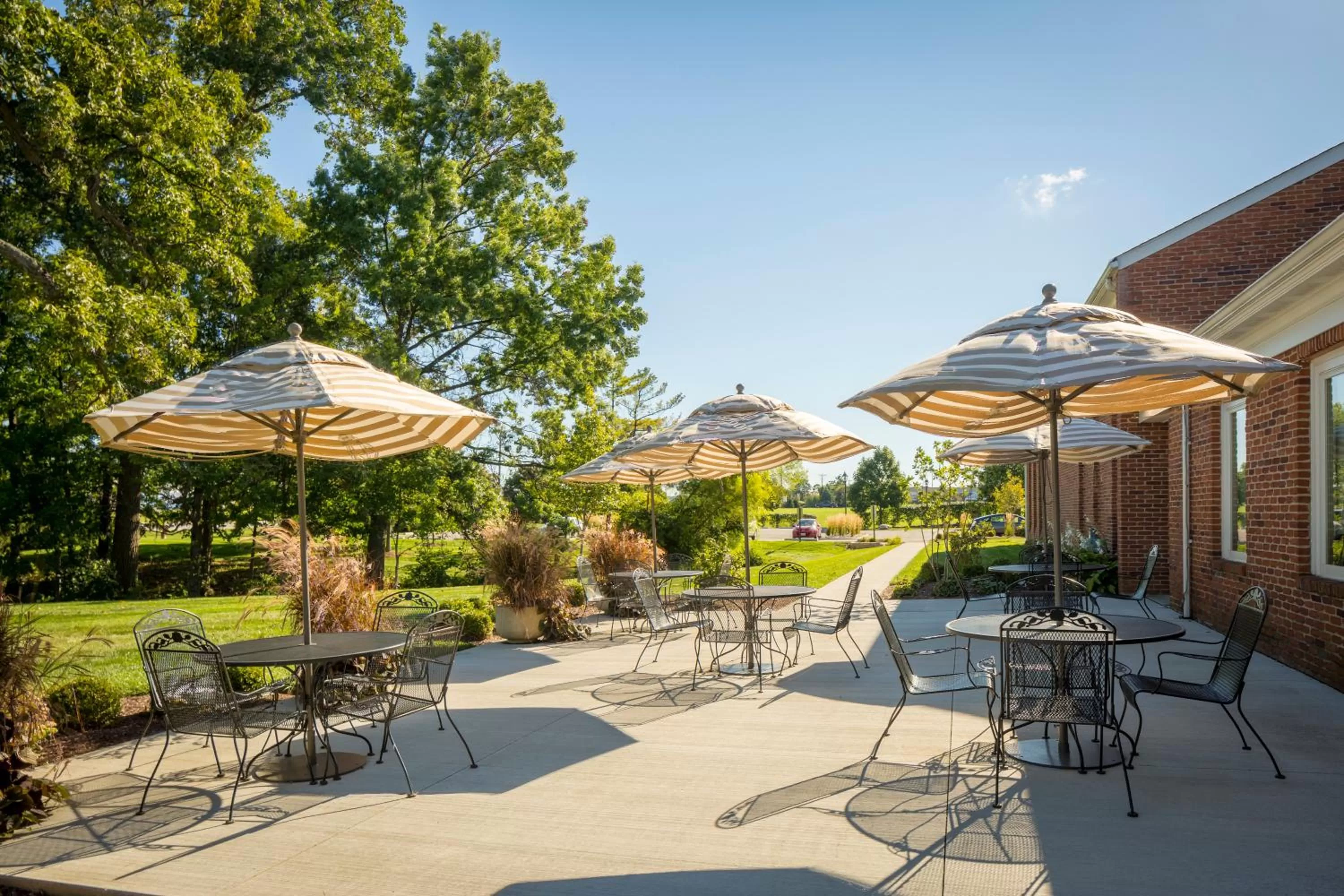 Restaurant/places to eat in Nationwide Hotel and Conference Center