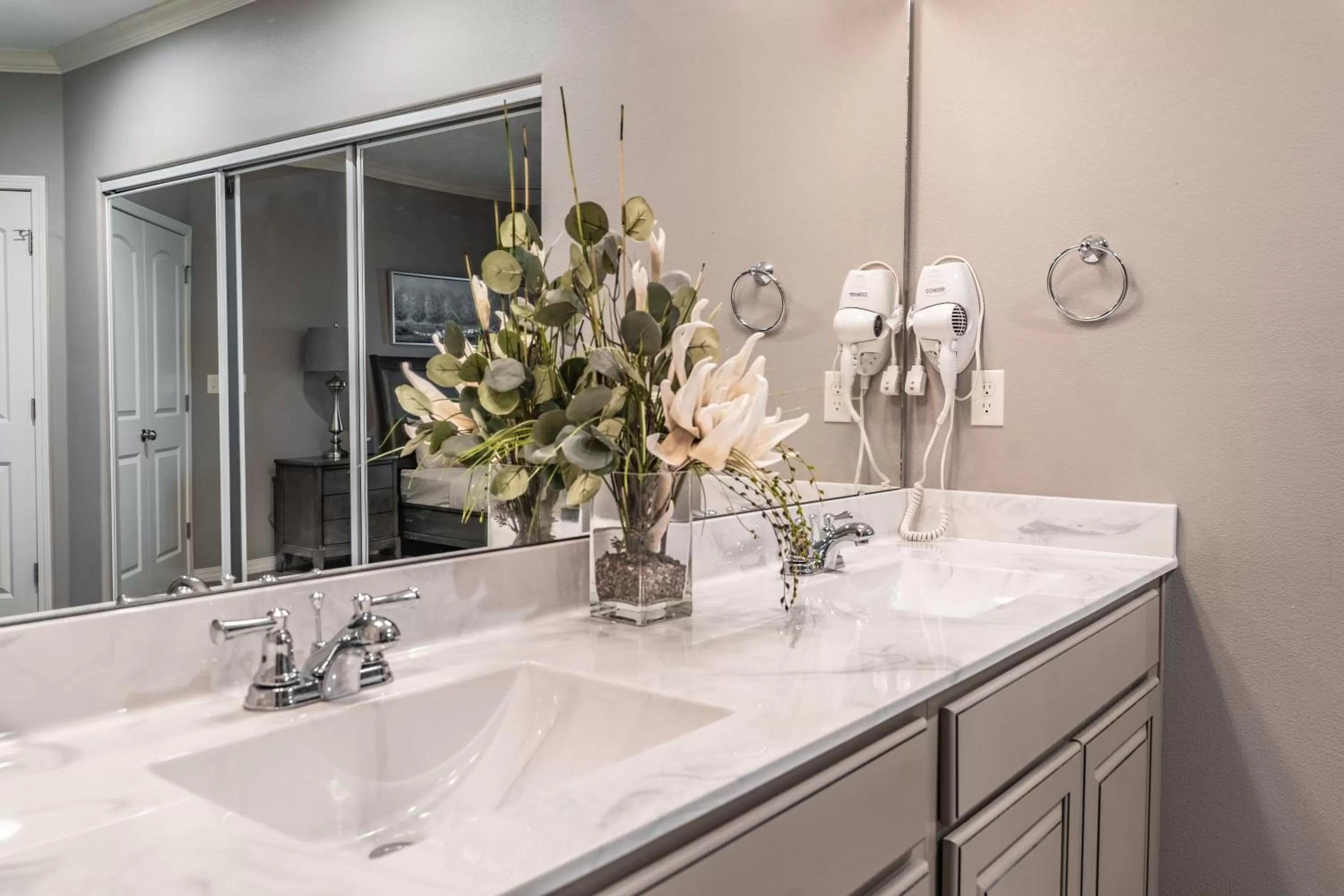 Bathroom in Majestic at Table Rock