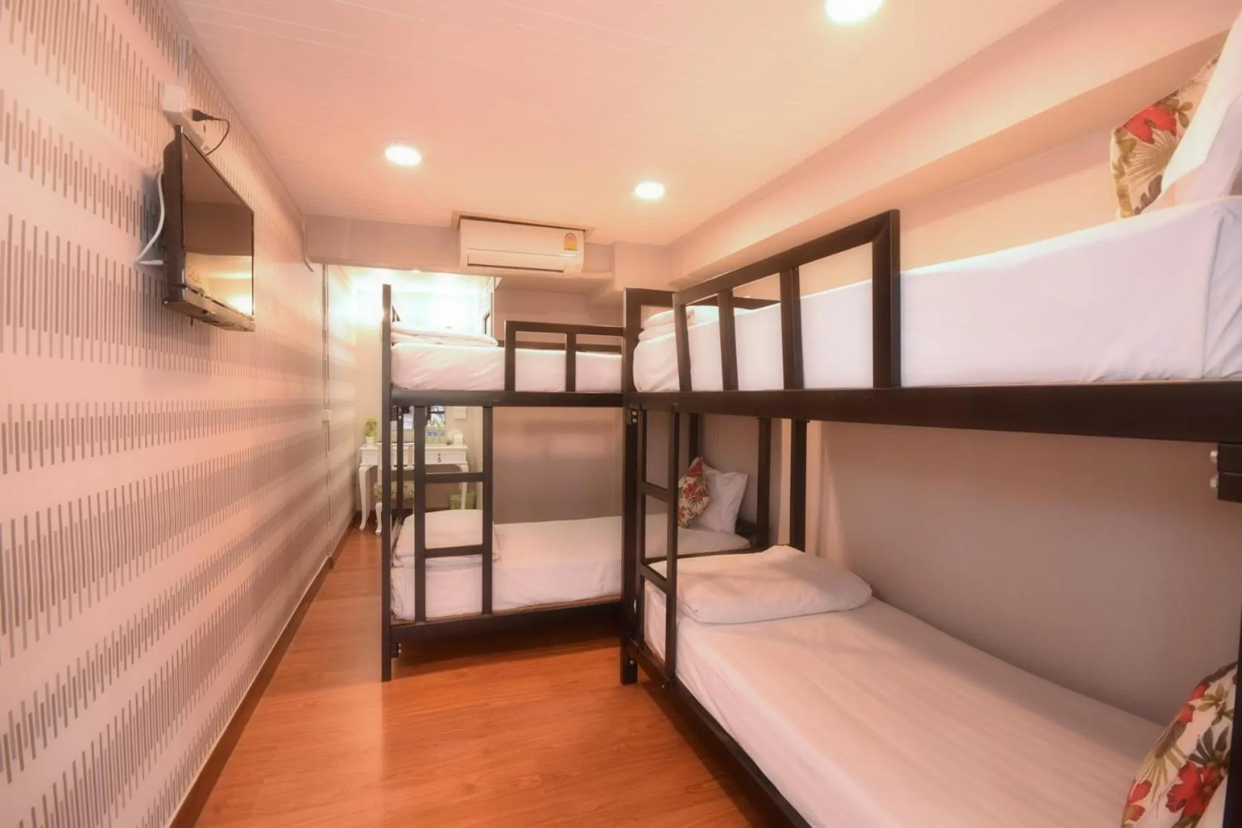 Bed in Blissotel Ratchada