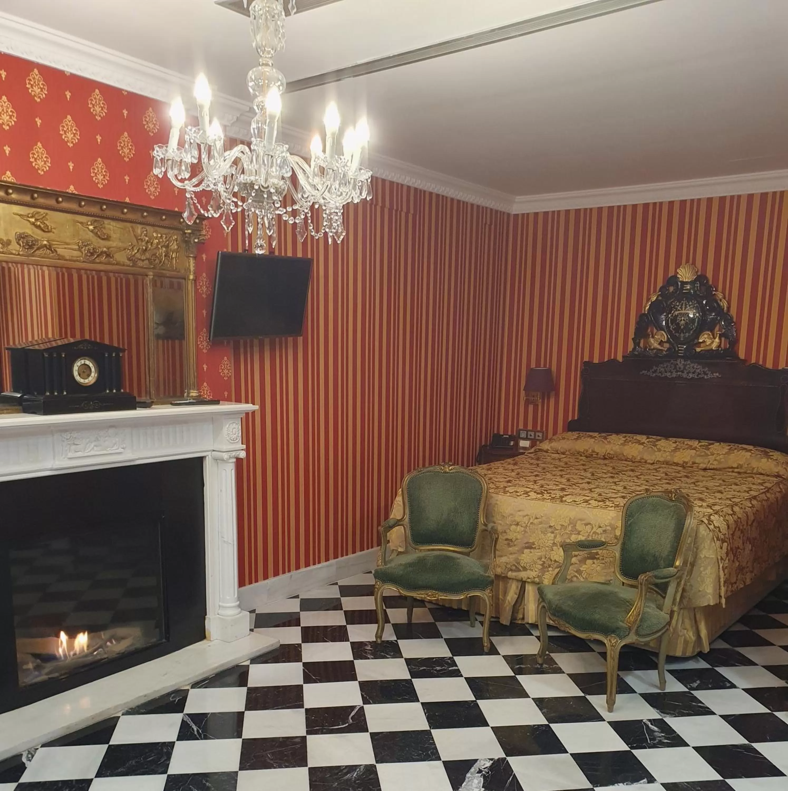 flat iron in Hotel Ateneo Sevilla