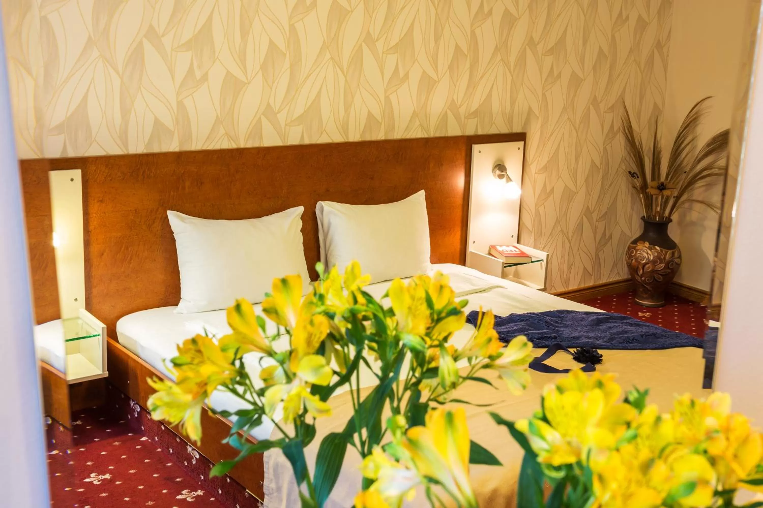 Decorative detail, Bed in Hotel Villa Boyana - Free Parking