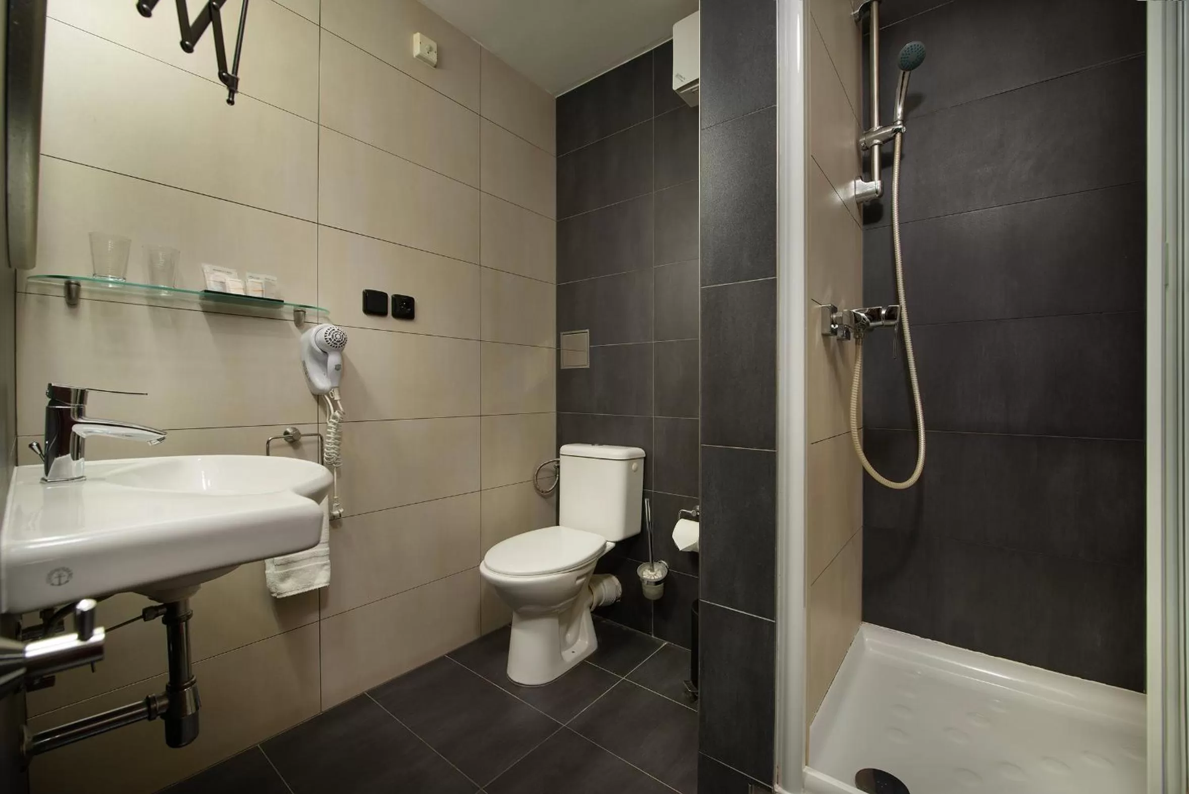 Shower in Parkhotel Morris Novy Bor
